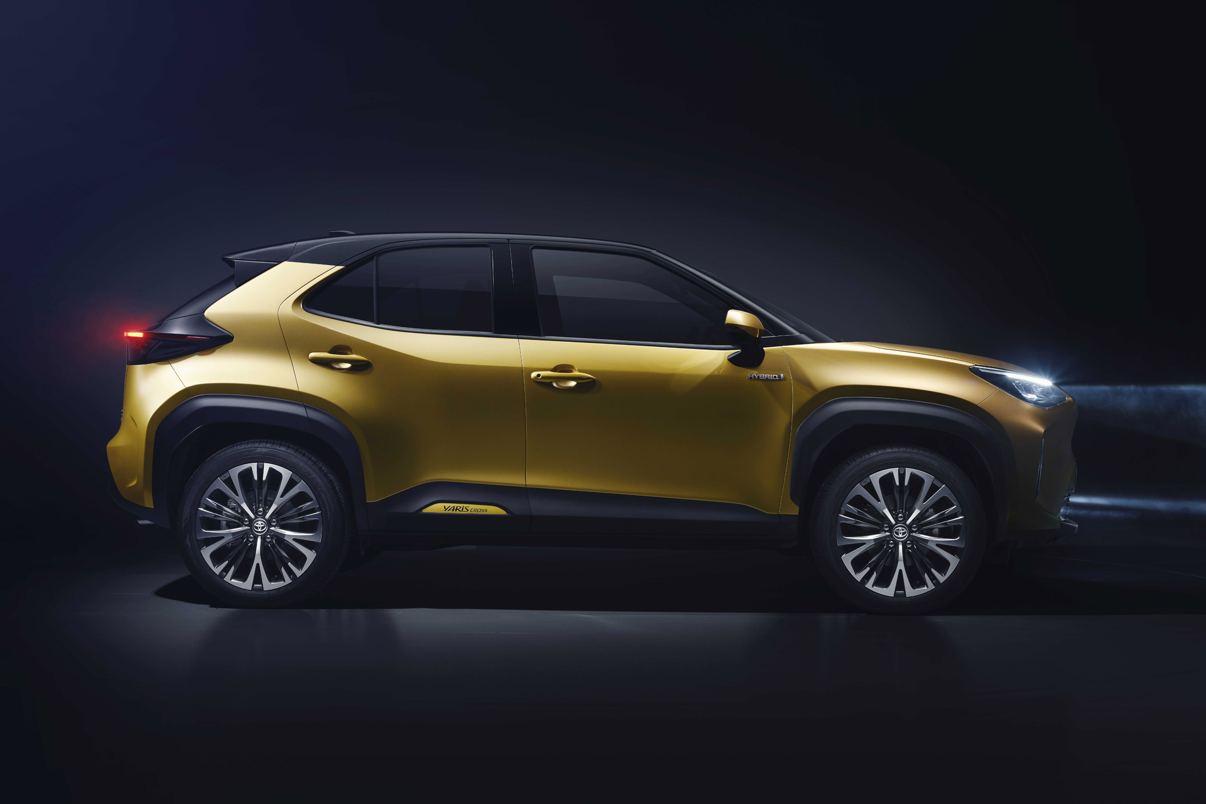 2021 Toyota Yaris Cross: pictures, specs and prices | DrivingElectric