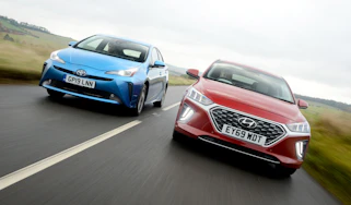Hyundai Ioniq vs Toyota Prius