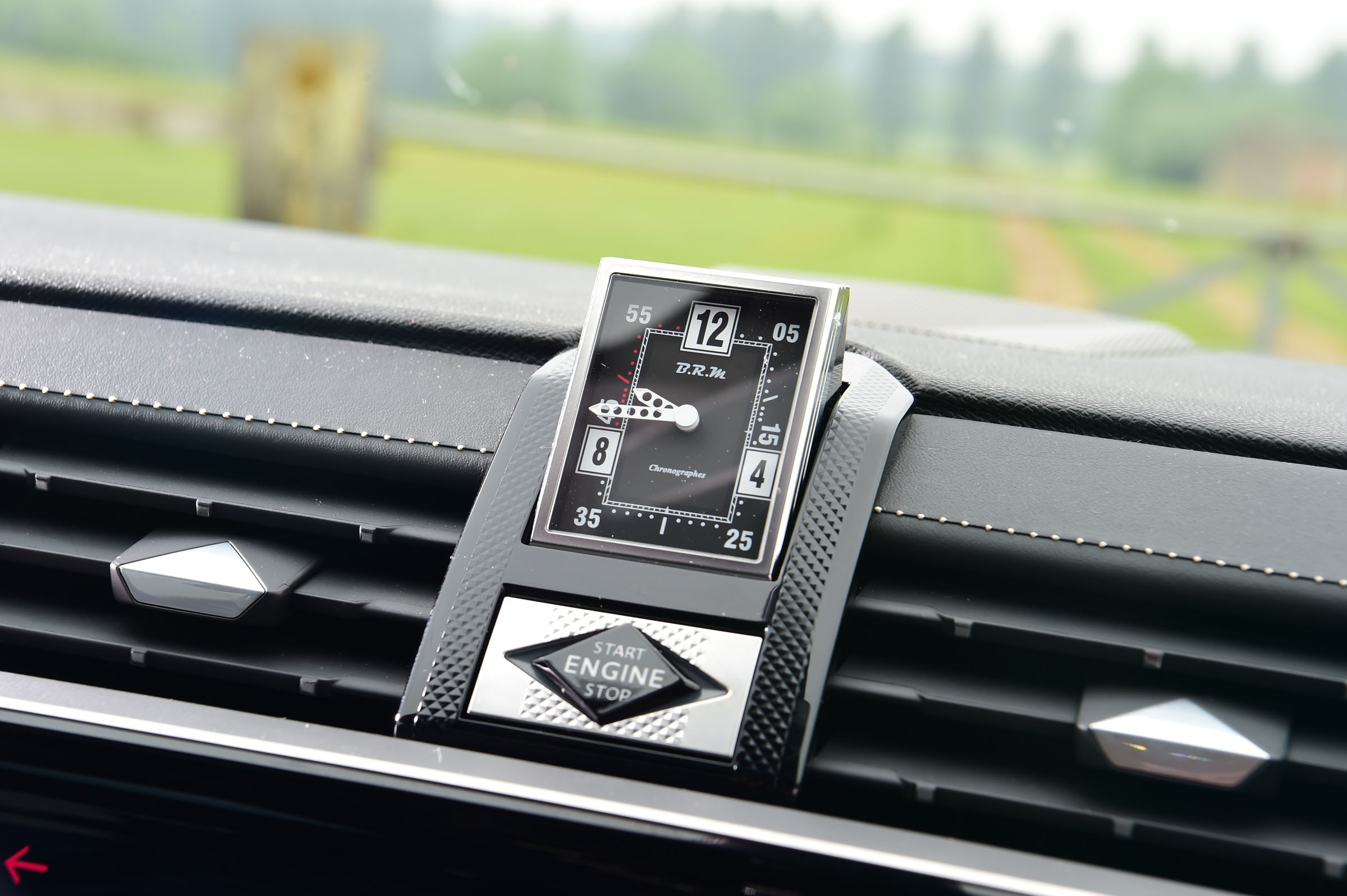 DS 7 clock