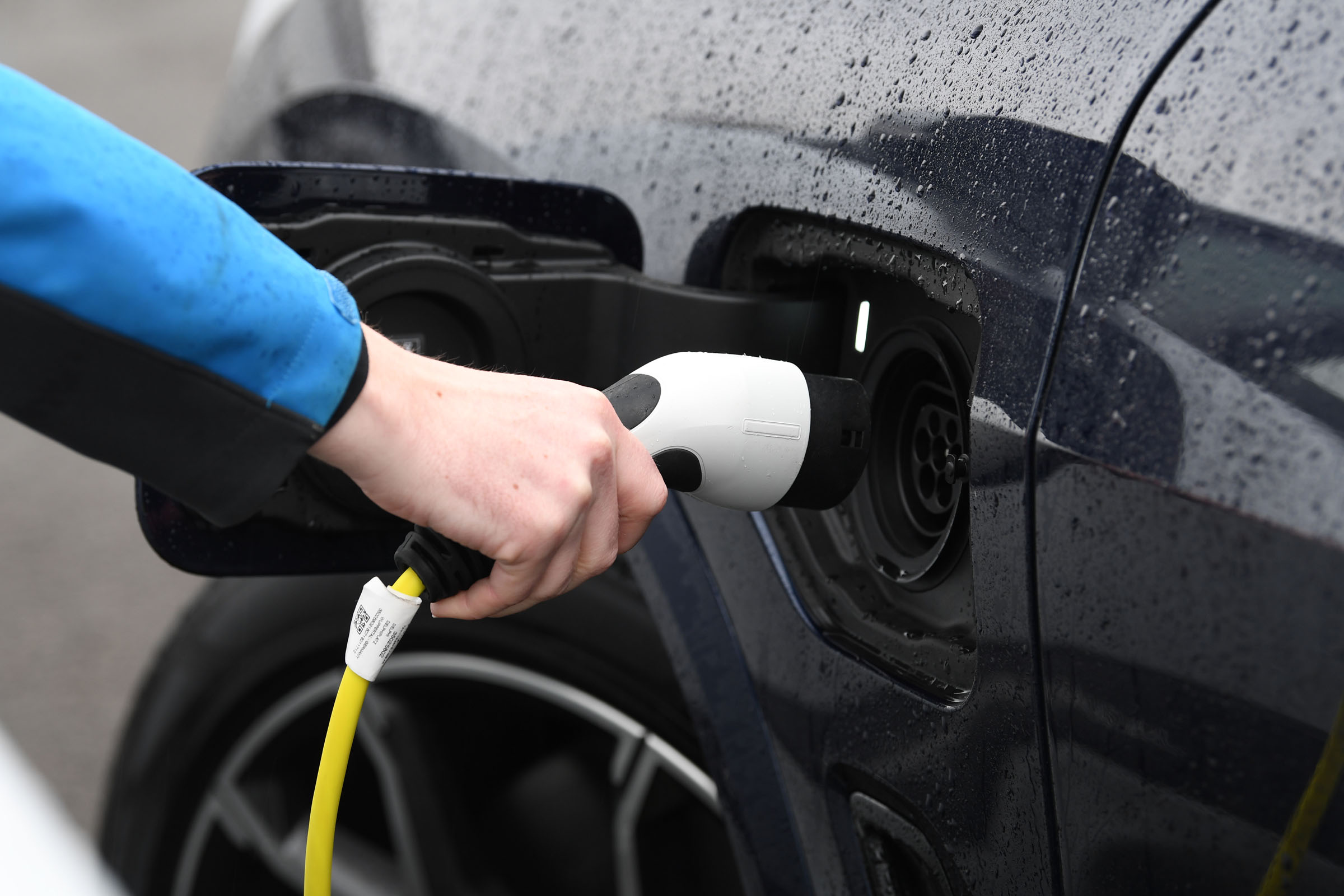 BMW X5 hybrid charging