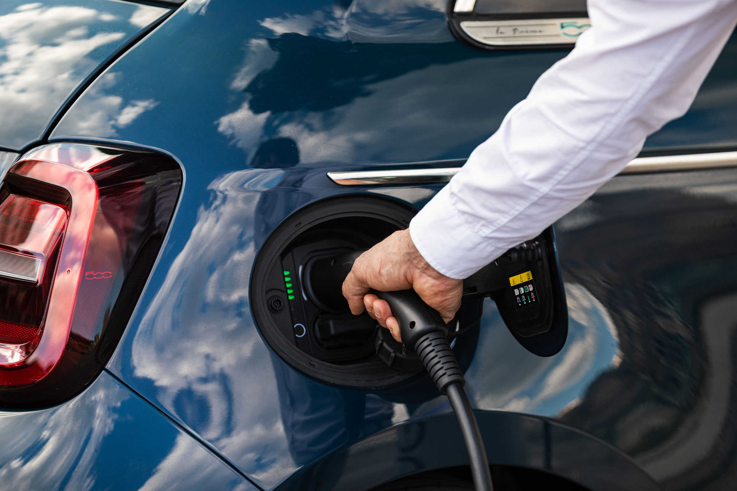 Fiat 500 electric charging