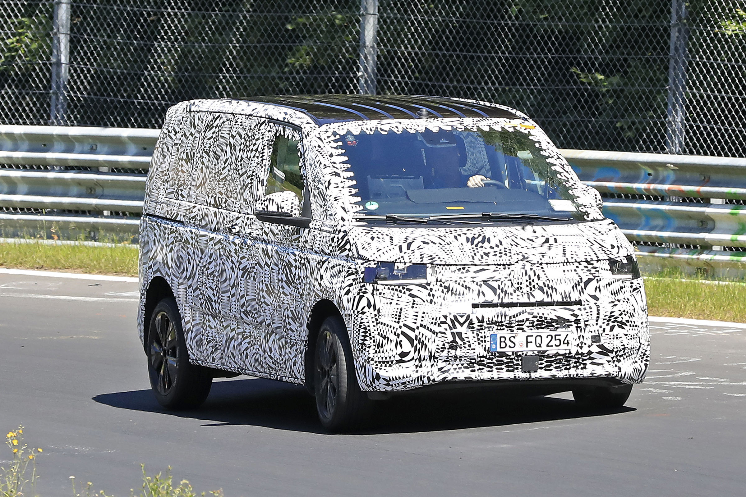 VW Transporter hybrid