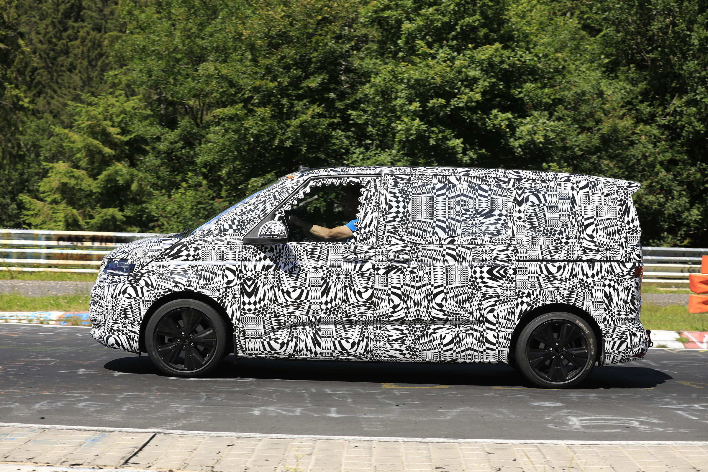 VW Transporter hybrid