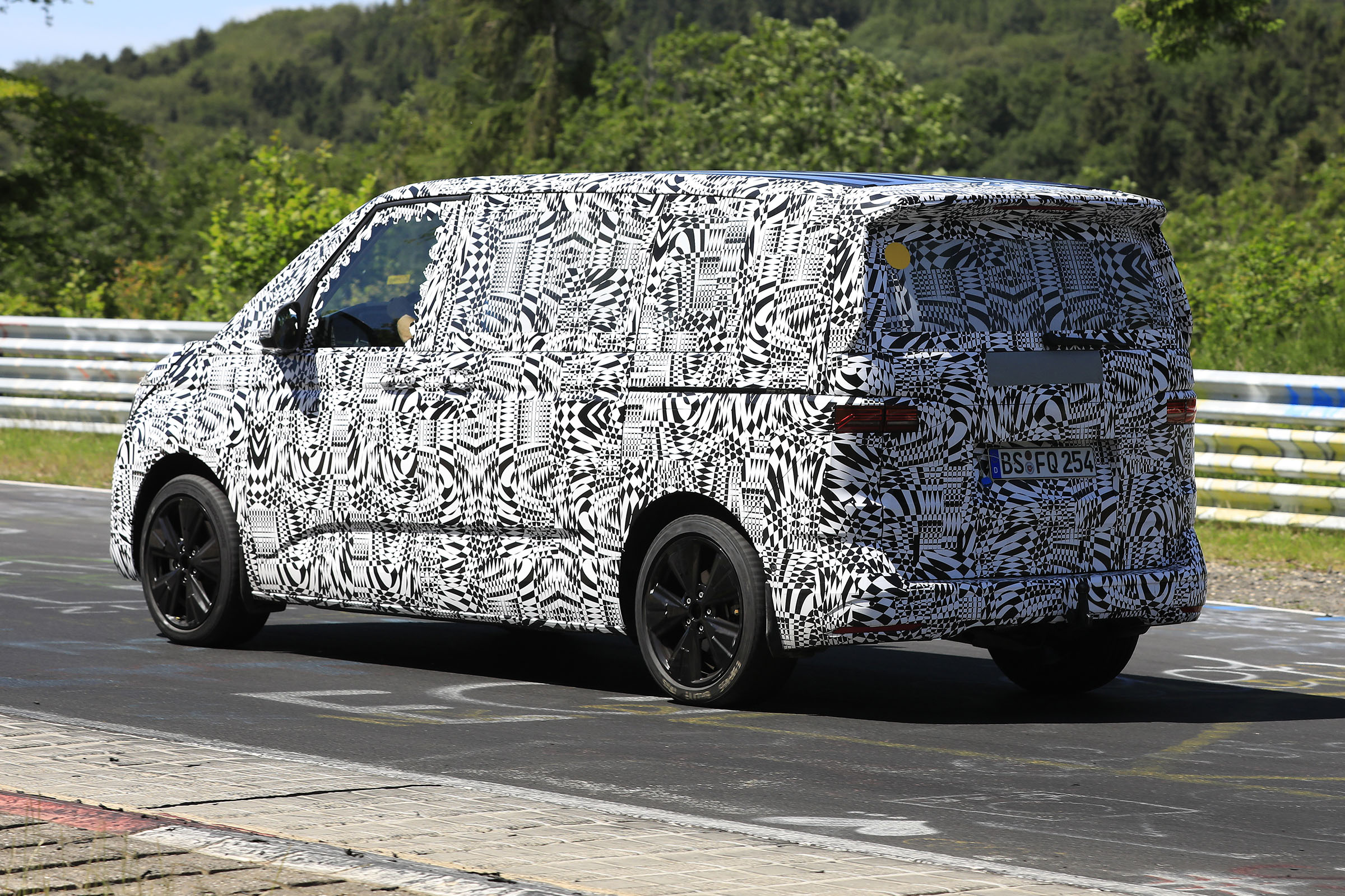 VW Transporter hybrid