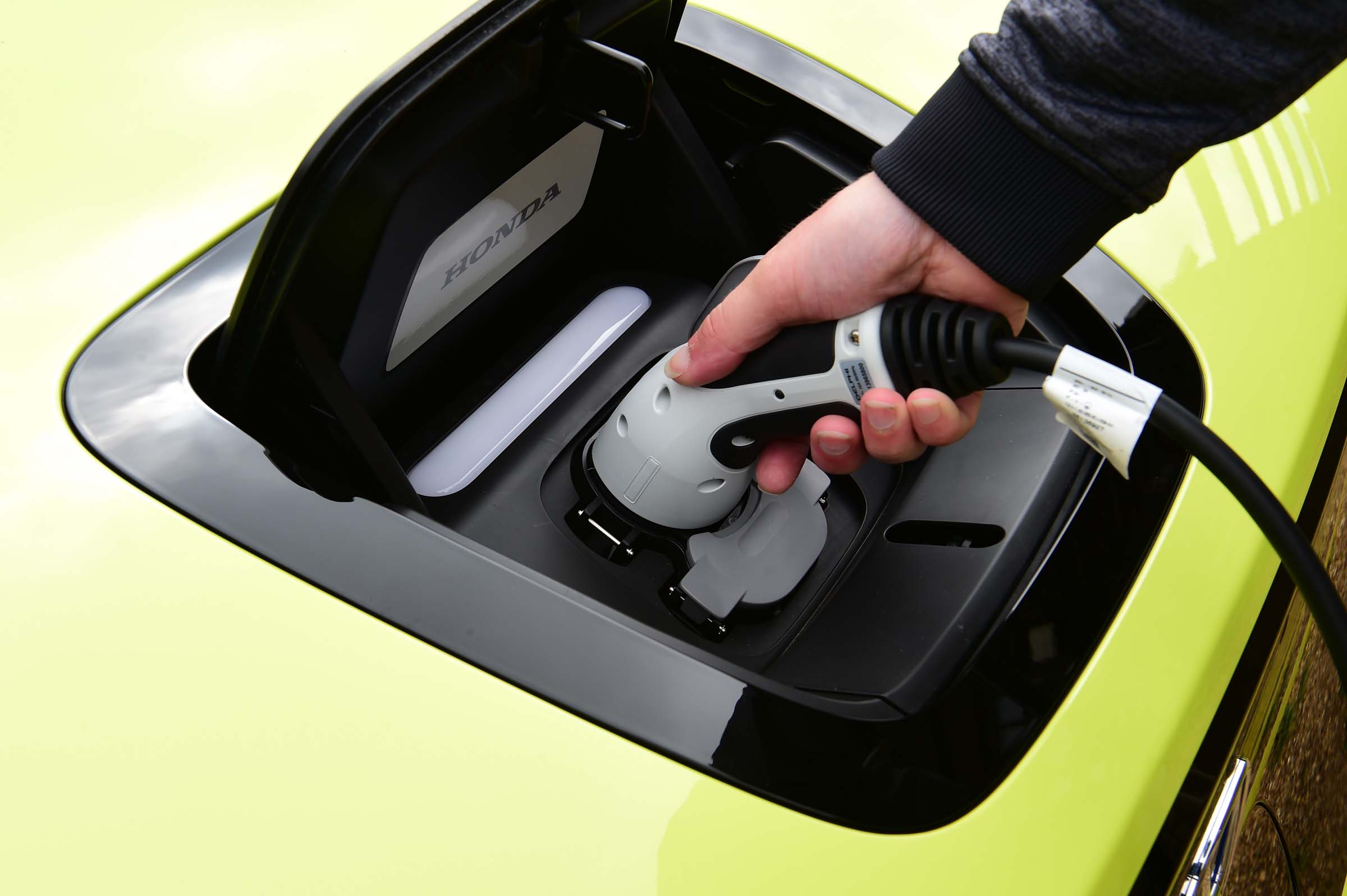 Honda e charging
