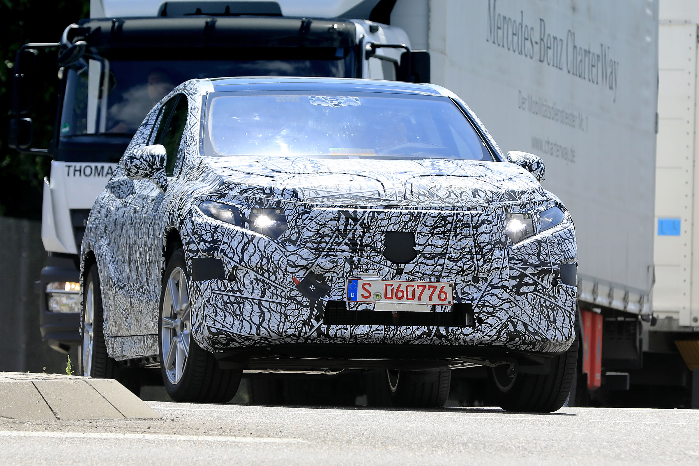 Mercedes EQE SUV