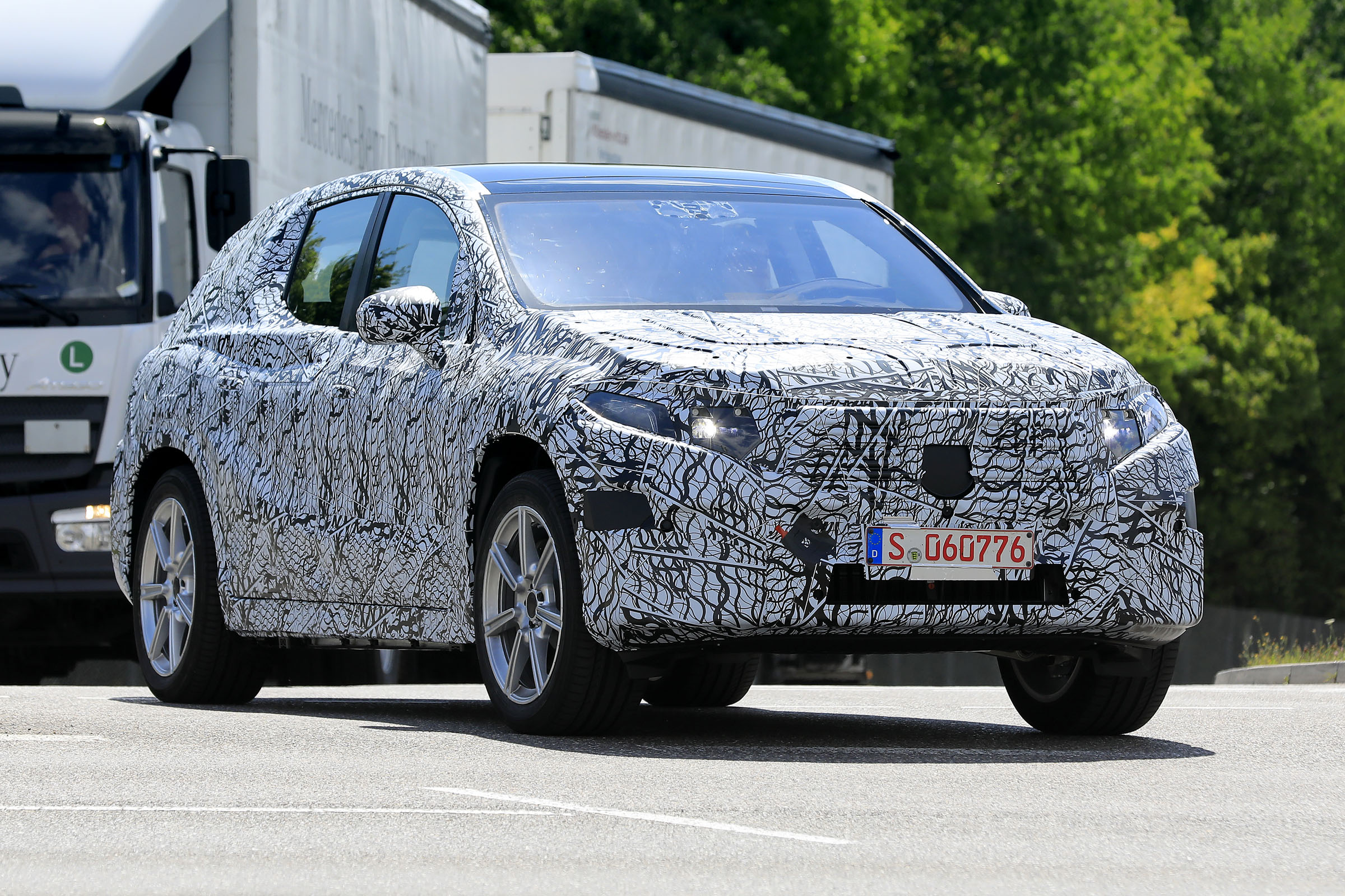 Mercedes EQE SUV