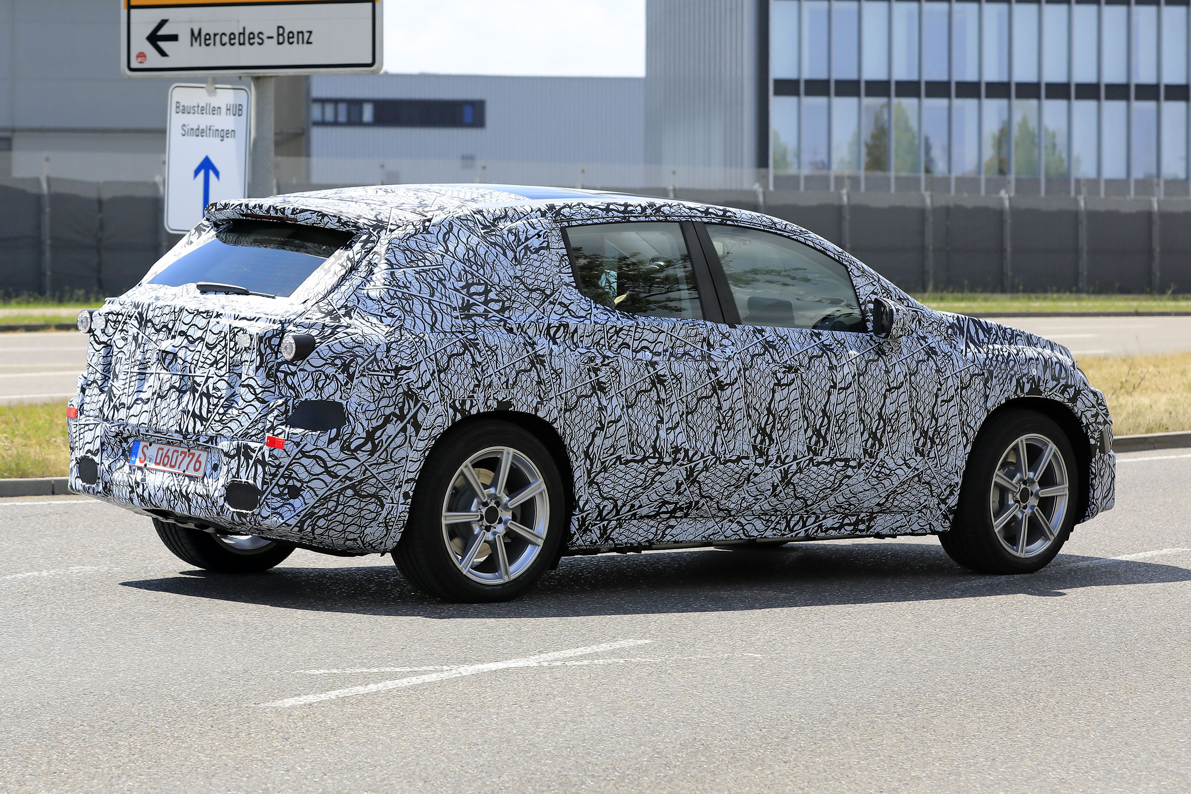 Mercedes EQE SUV