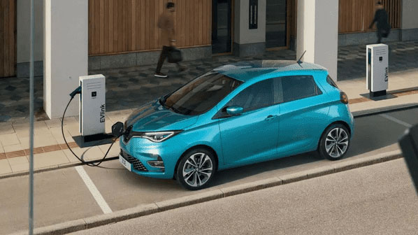 Renault ZOE at charge point