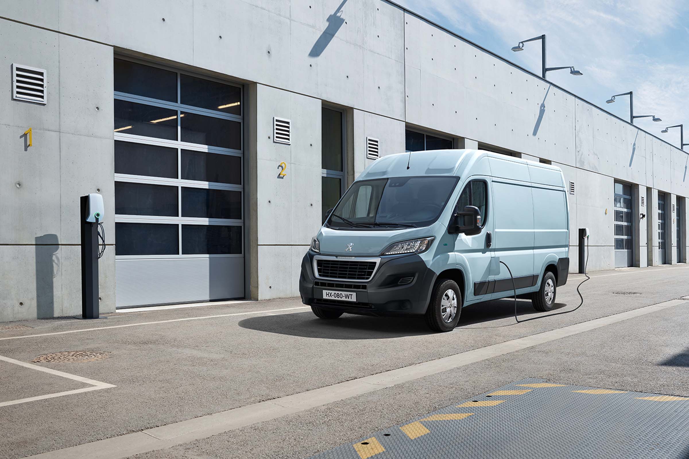 Peugeot e-Boxer