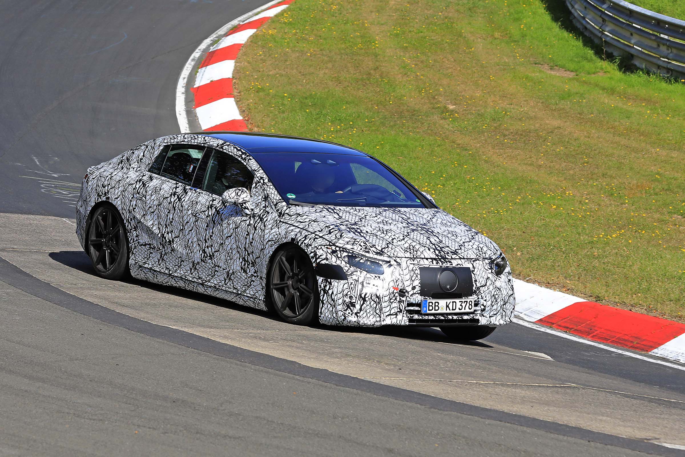 Mercedes EQS