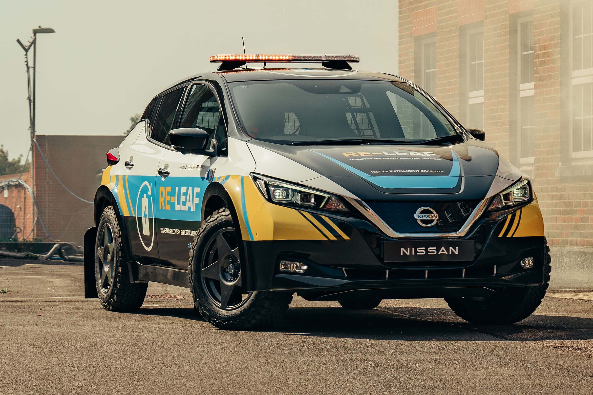 Nissan RE-LEAF