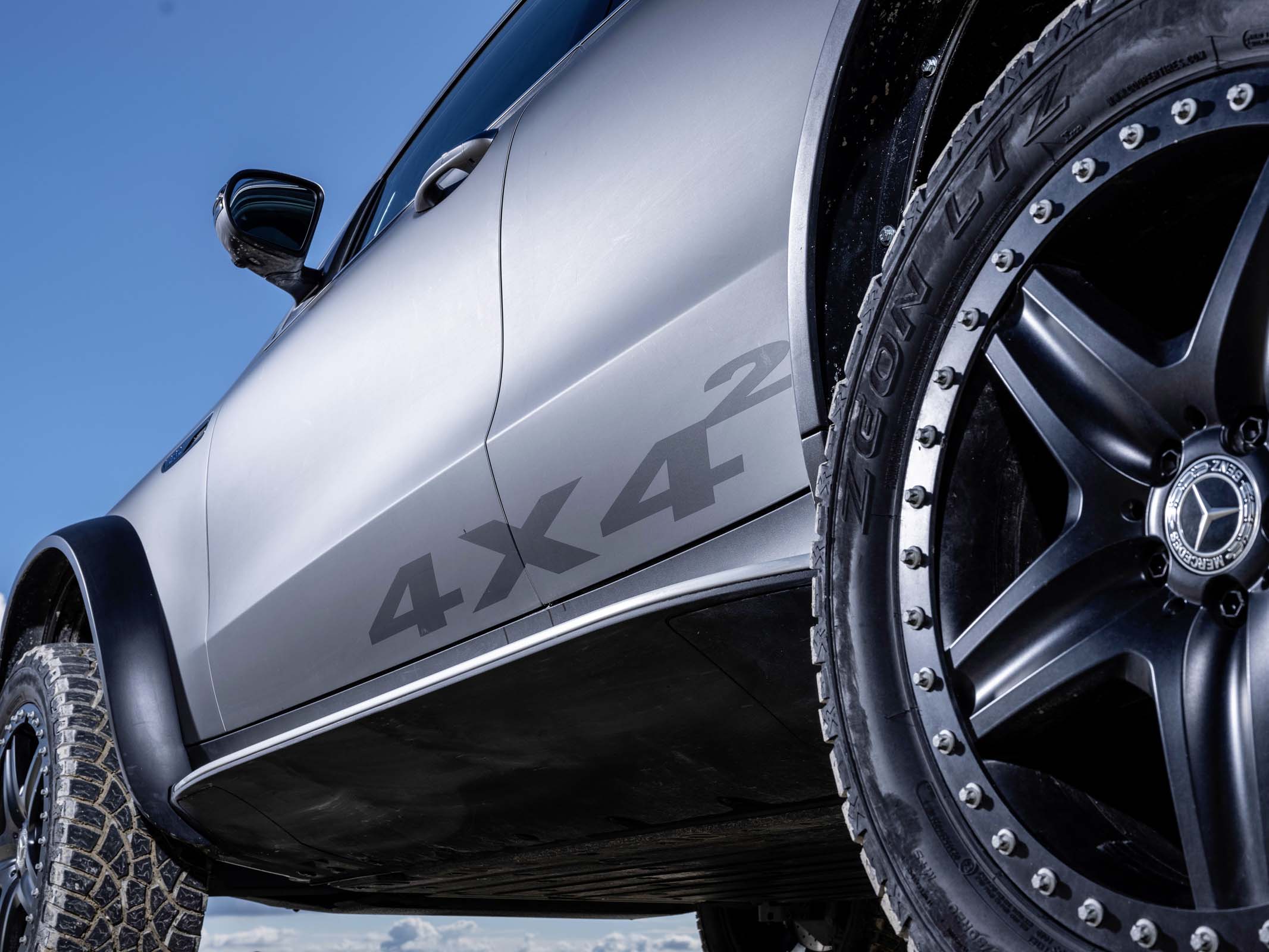 Elektromobilität wird abenteuerlustig. Die Fahrzeugstudie Mercedes-Benz EQC 4x4² Electric luxury goes off-road. The Mercedes-Benz EQC 4x4² vehicle study 