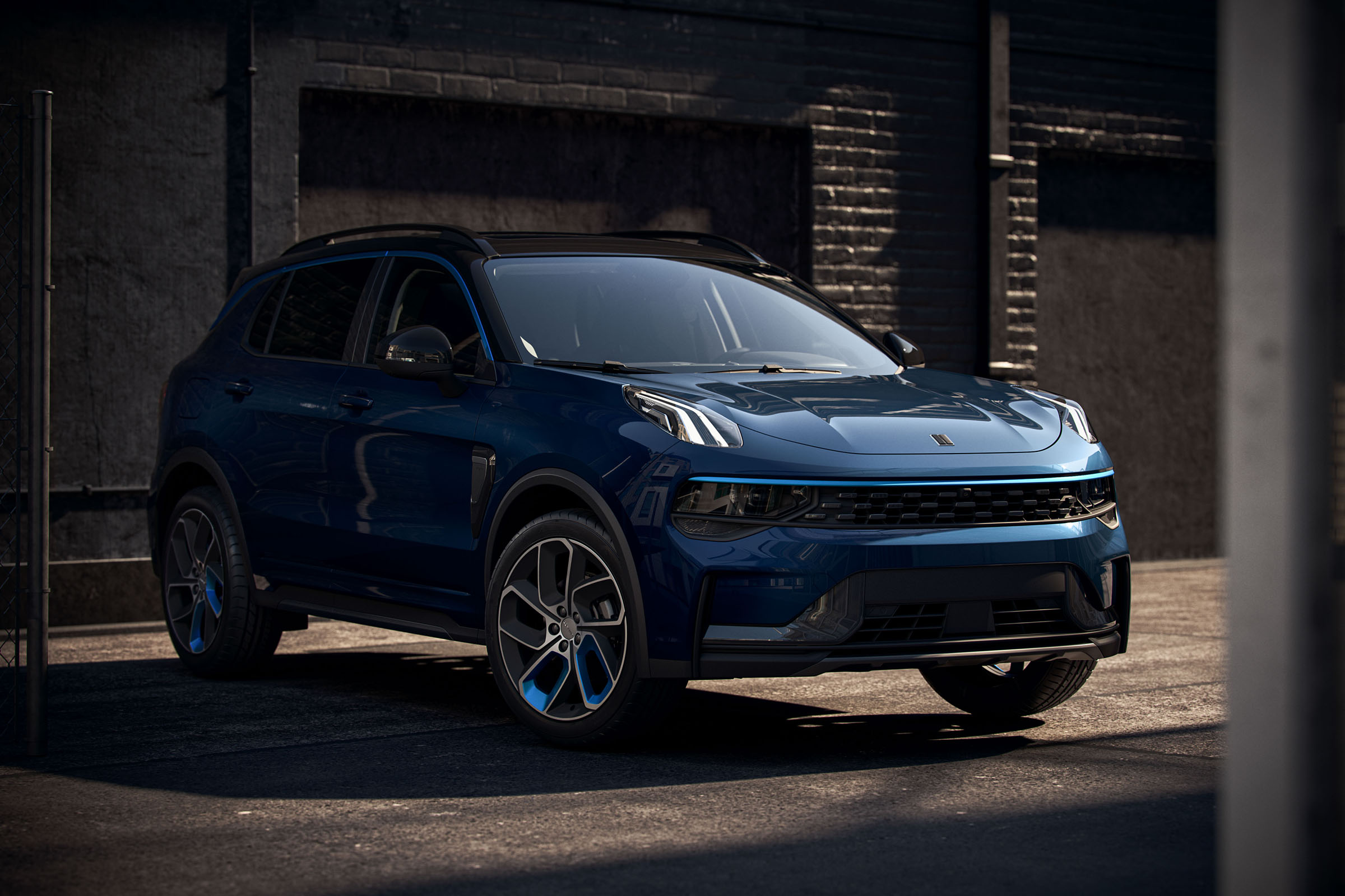 Lynk &amp; Co 01