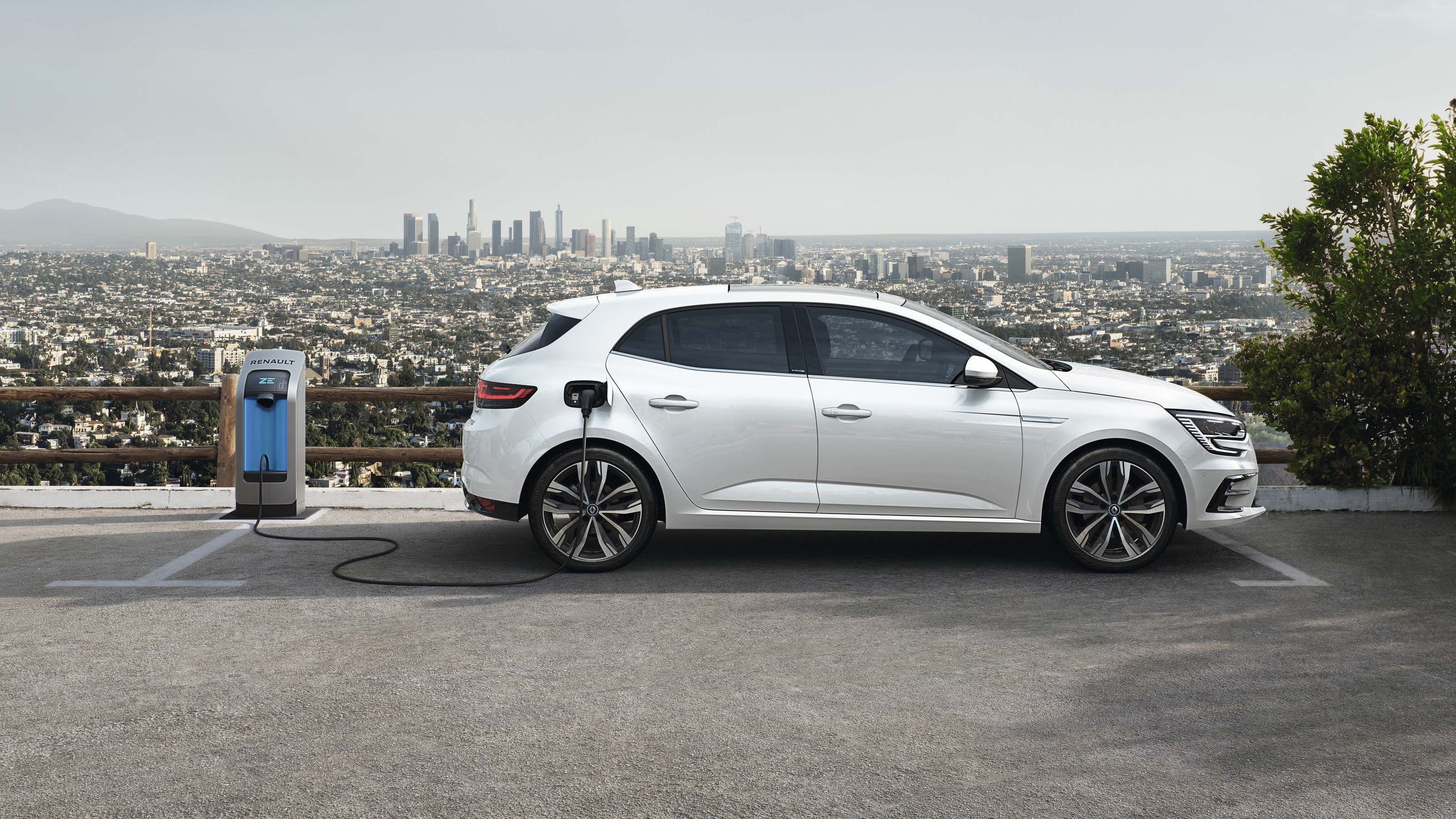 Renault Megane E-TECH hybrid