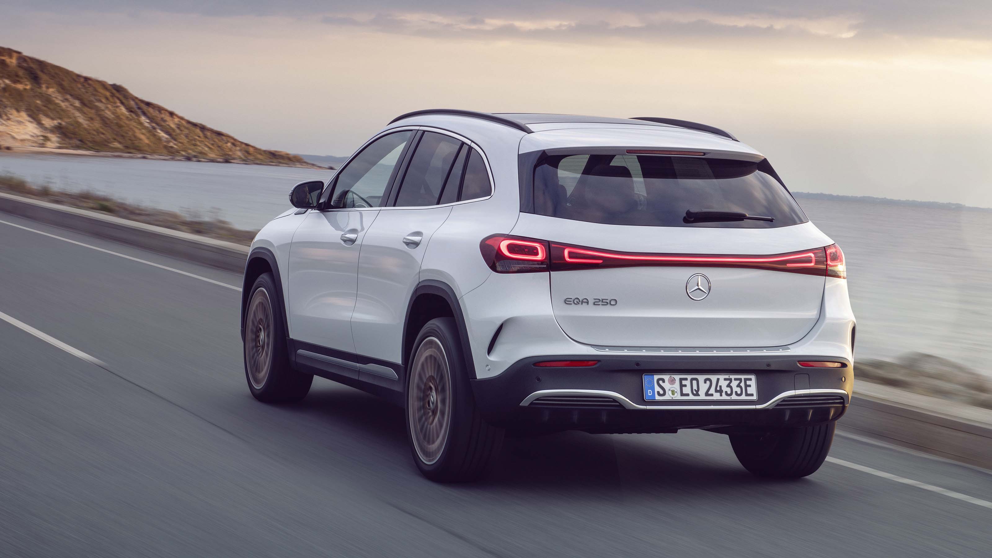 Mercedes EQA
