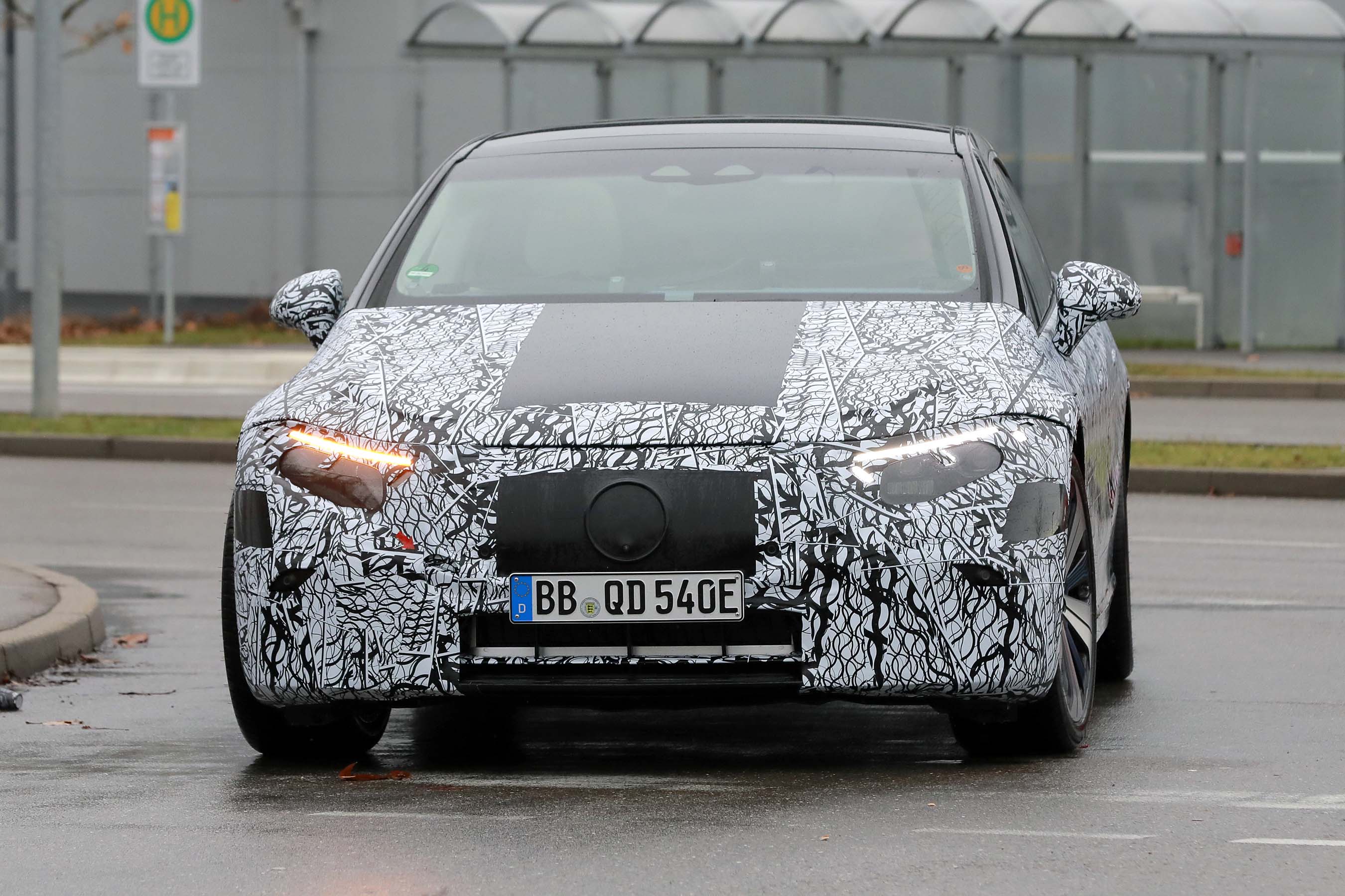 Mercedes EQS