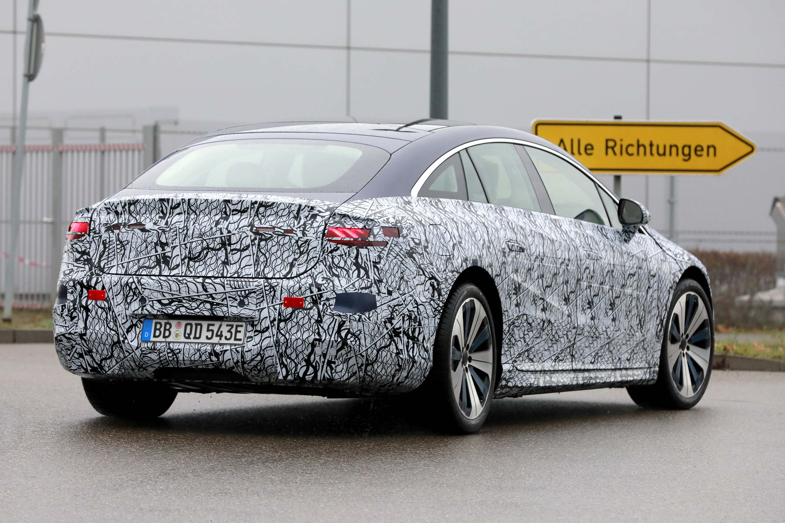 Mercedes EQS