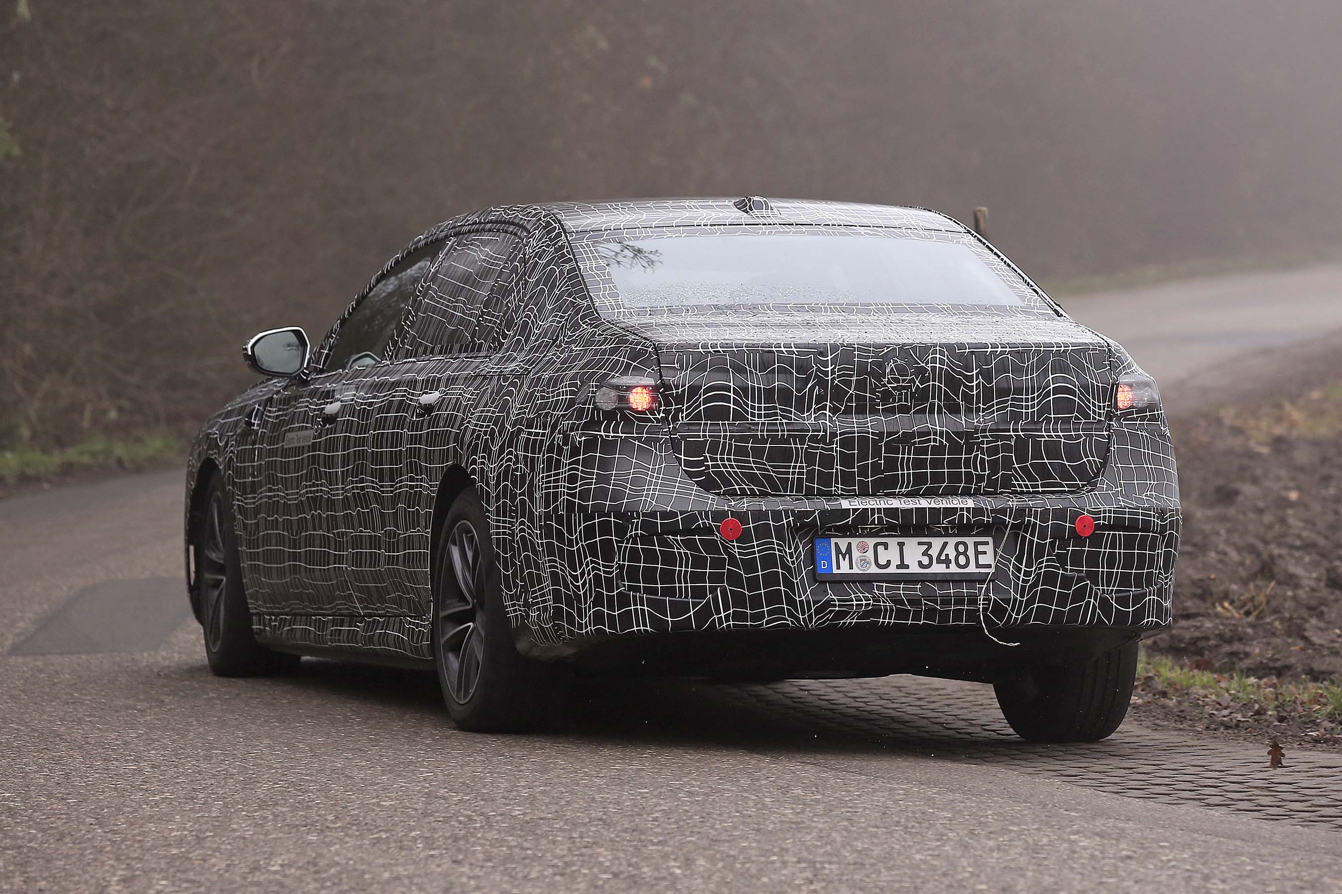 BMW i7