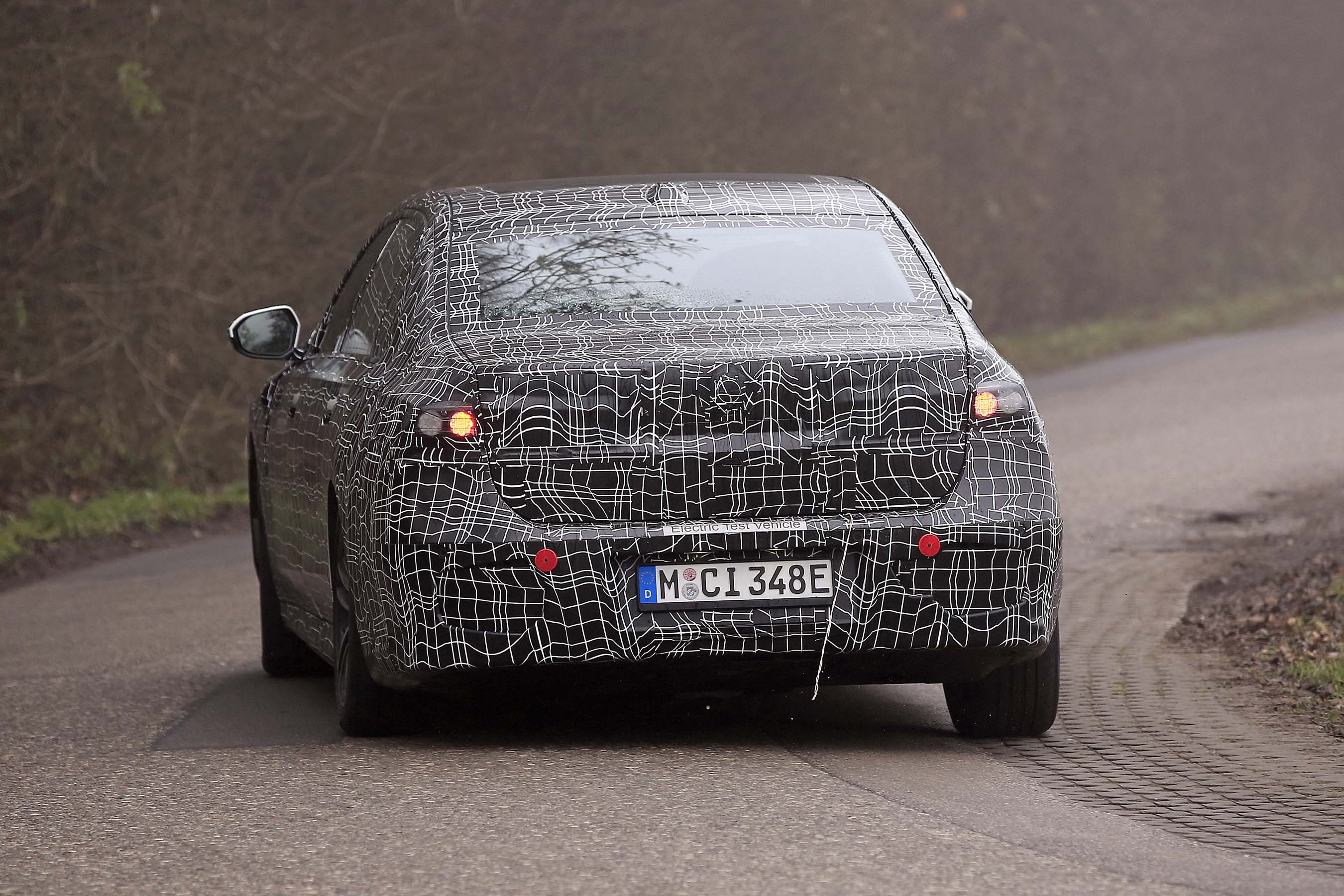 BMW i7