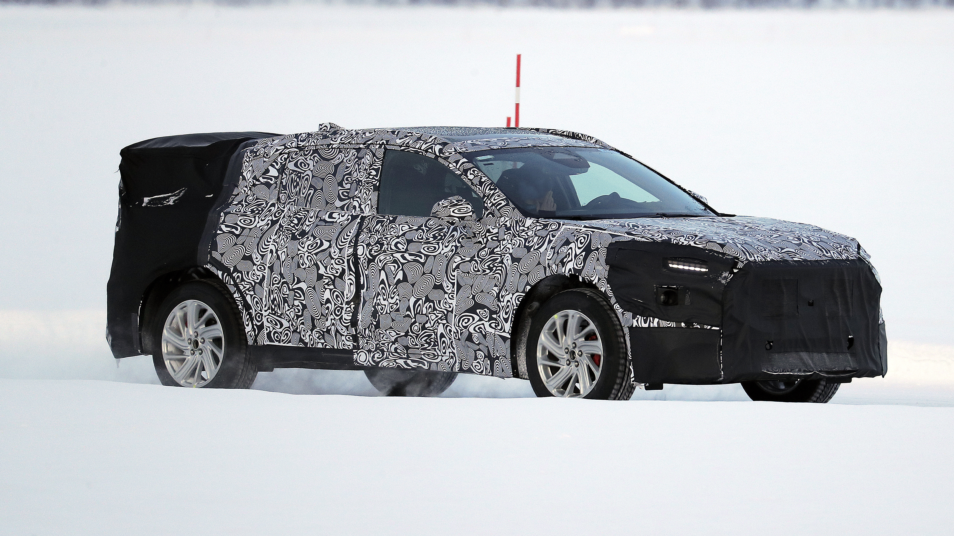 Ford Mondeo SUV spy shot
