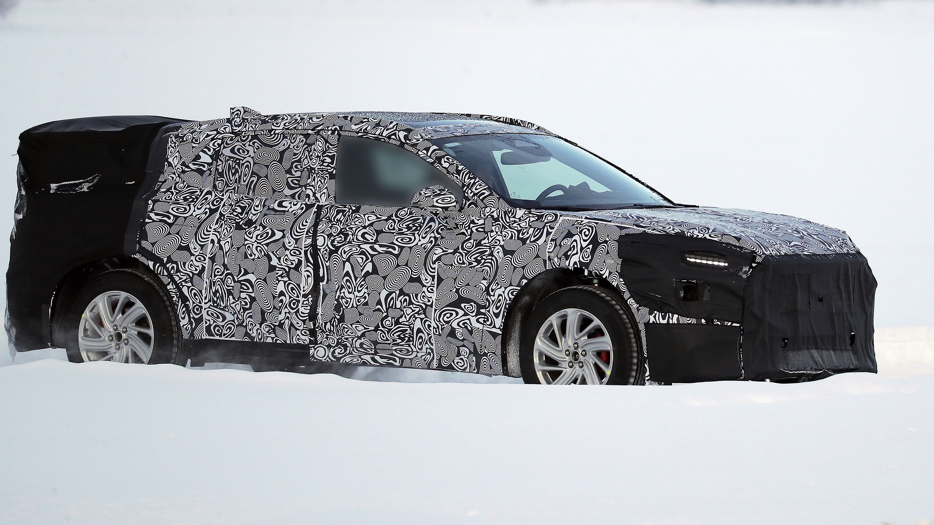 Ford Mondeo SUV spy shot