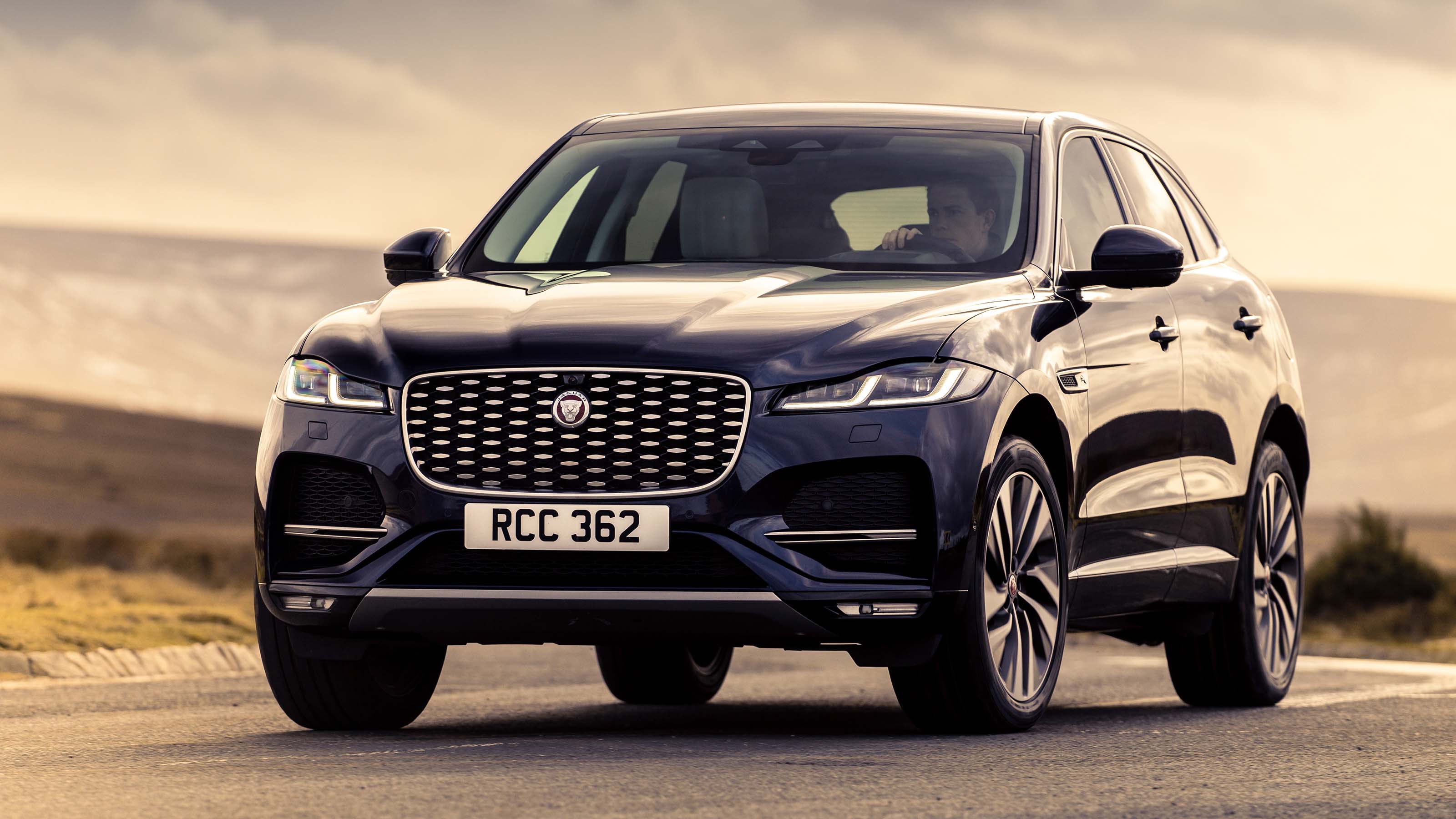 Jaguar F-Pace hybrid