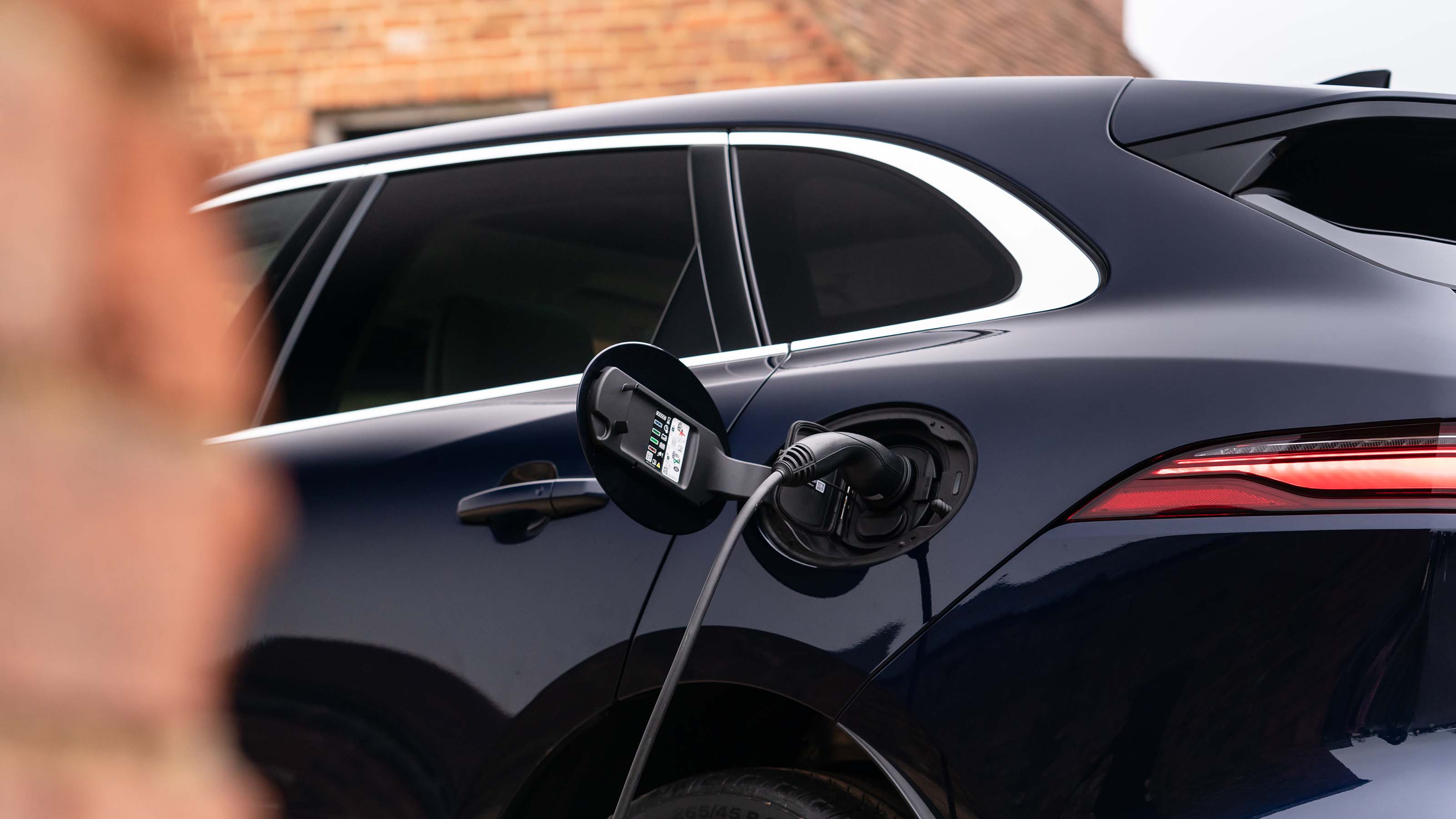 Jaguar F-Pace hybrid