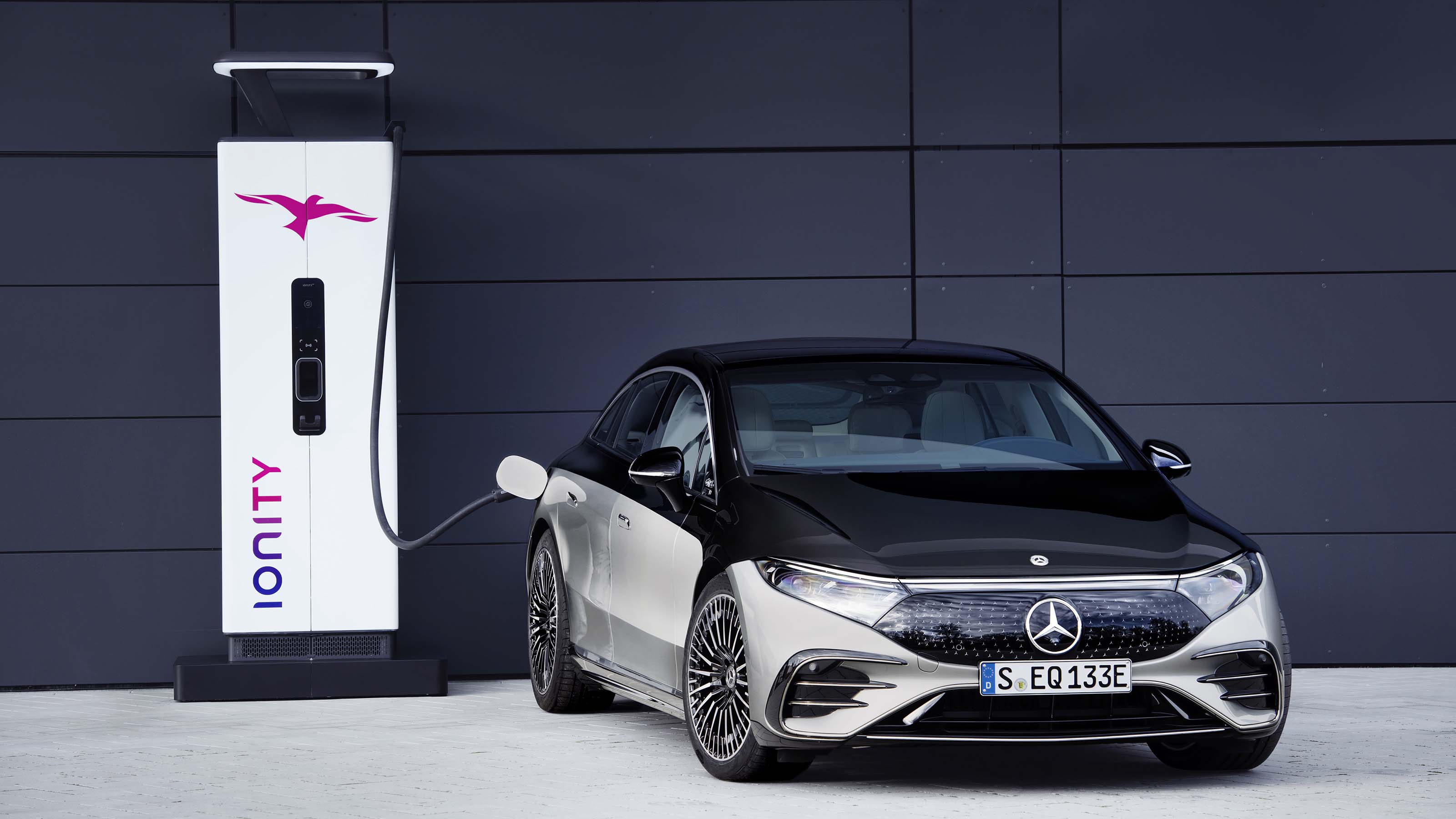 Mercedes EQS