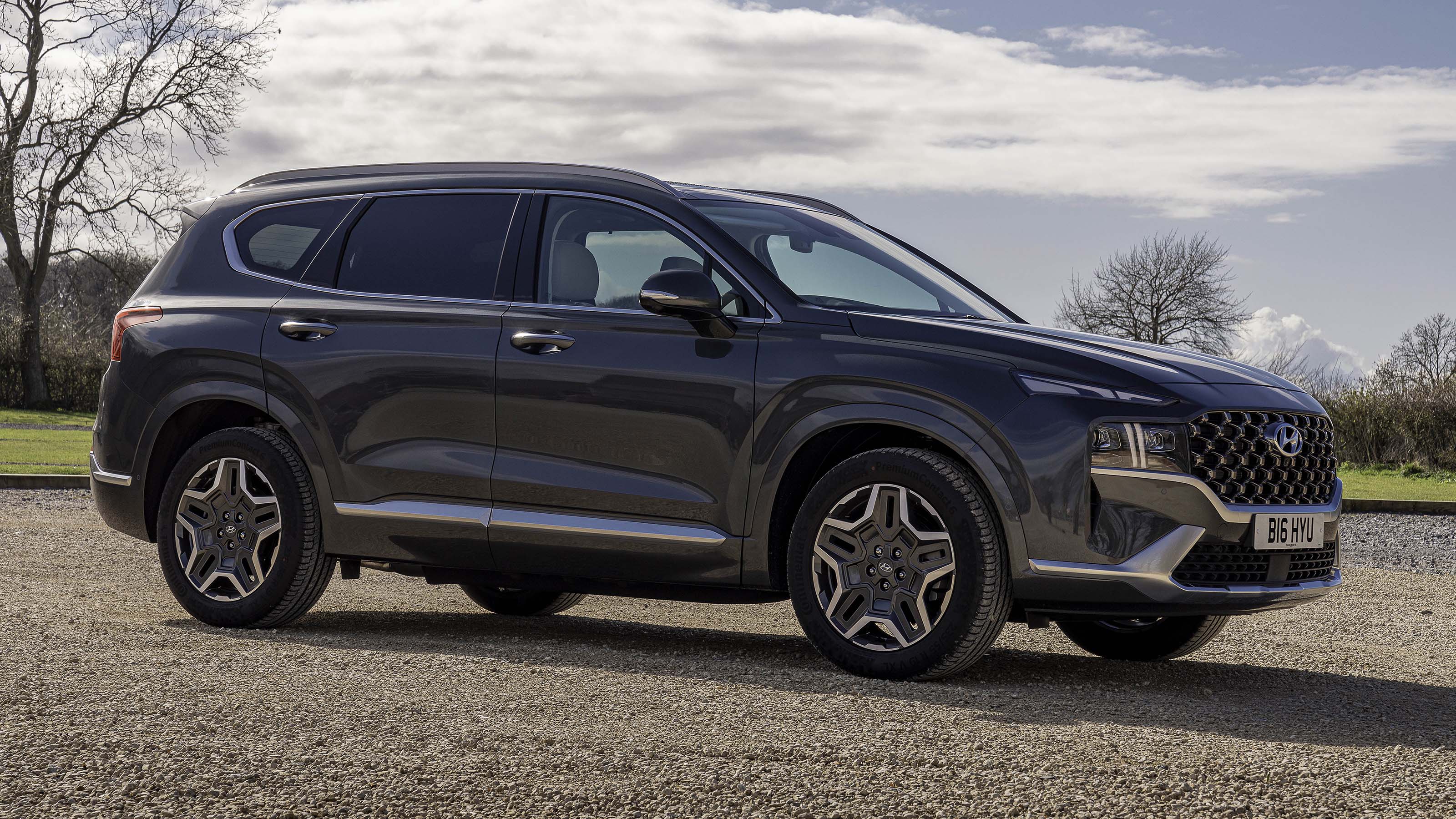 Hyundai Santa Fe Hybrid
