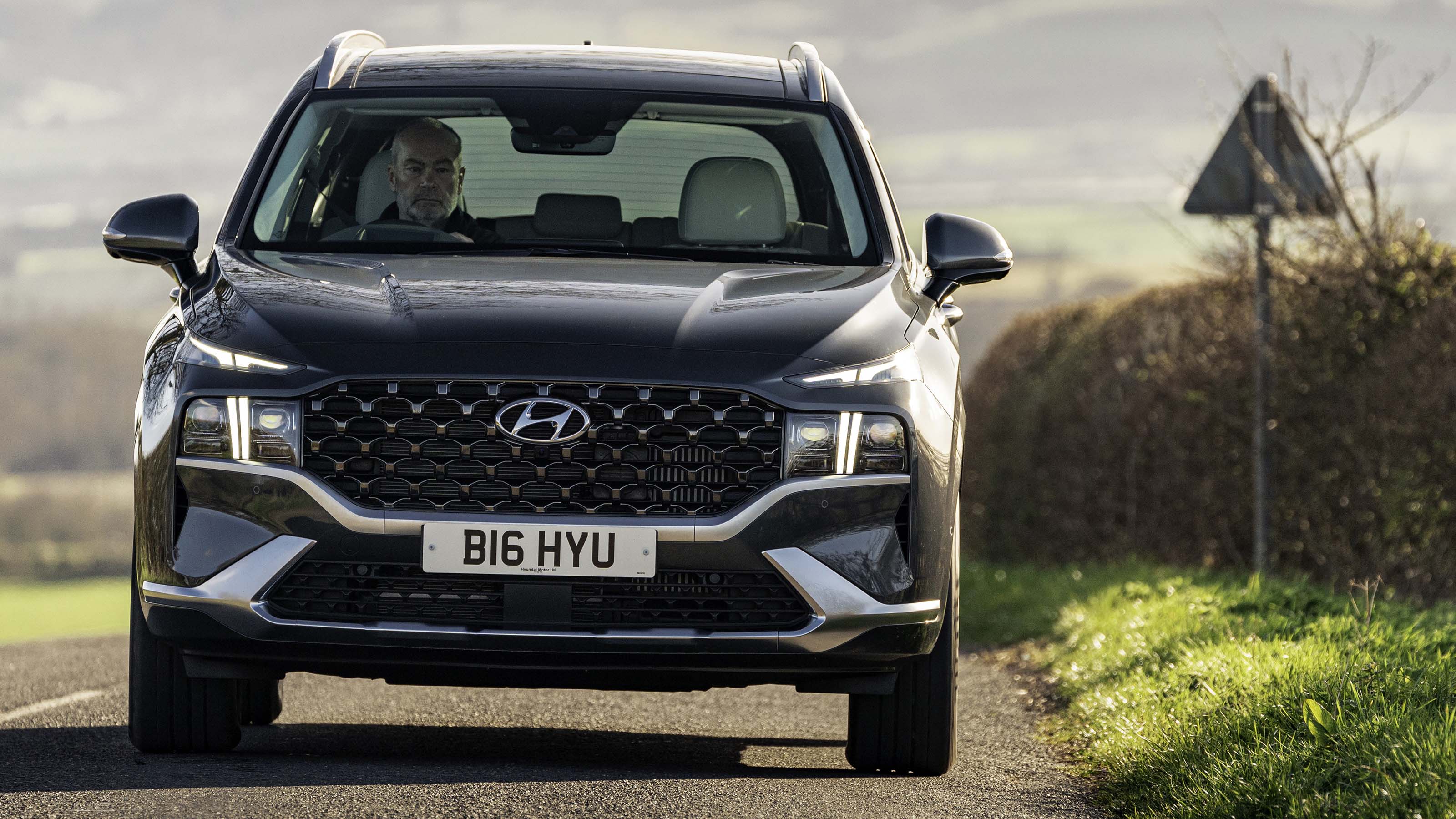 Hyundai Santa Fe Hybrid