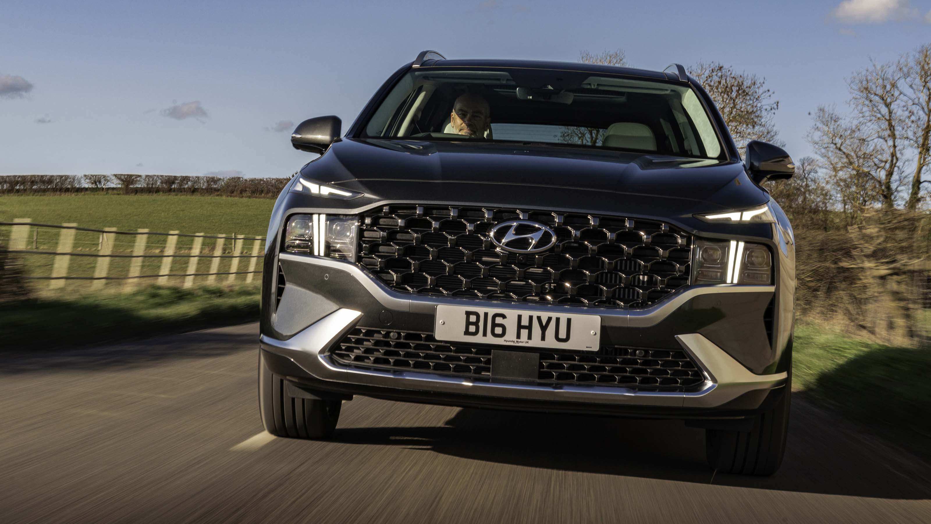 Hyundai Santa Fe Hybrid