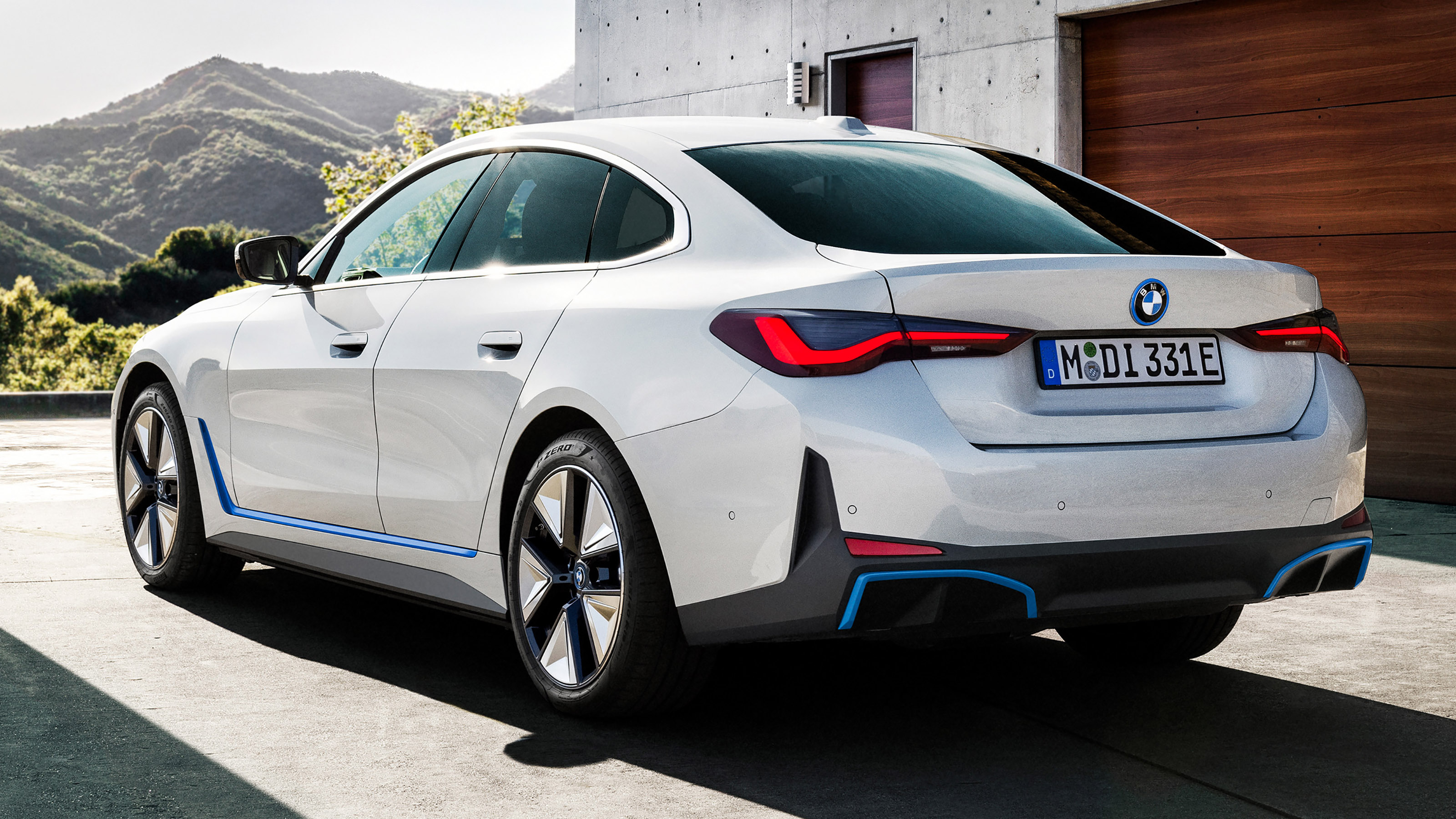 BMW i4