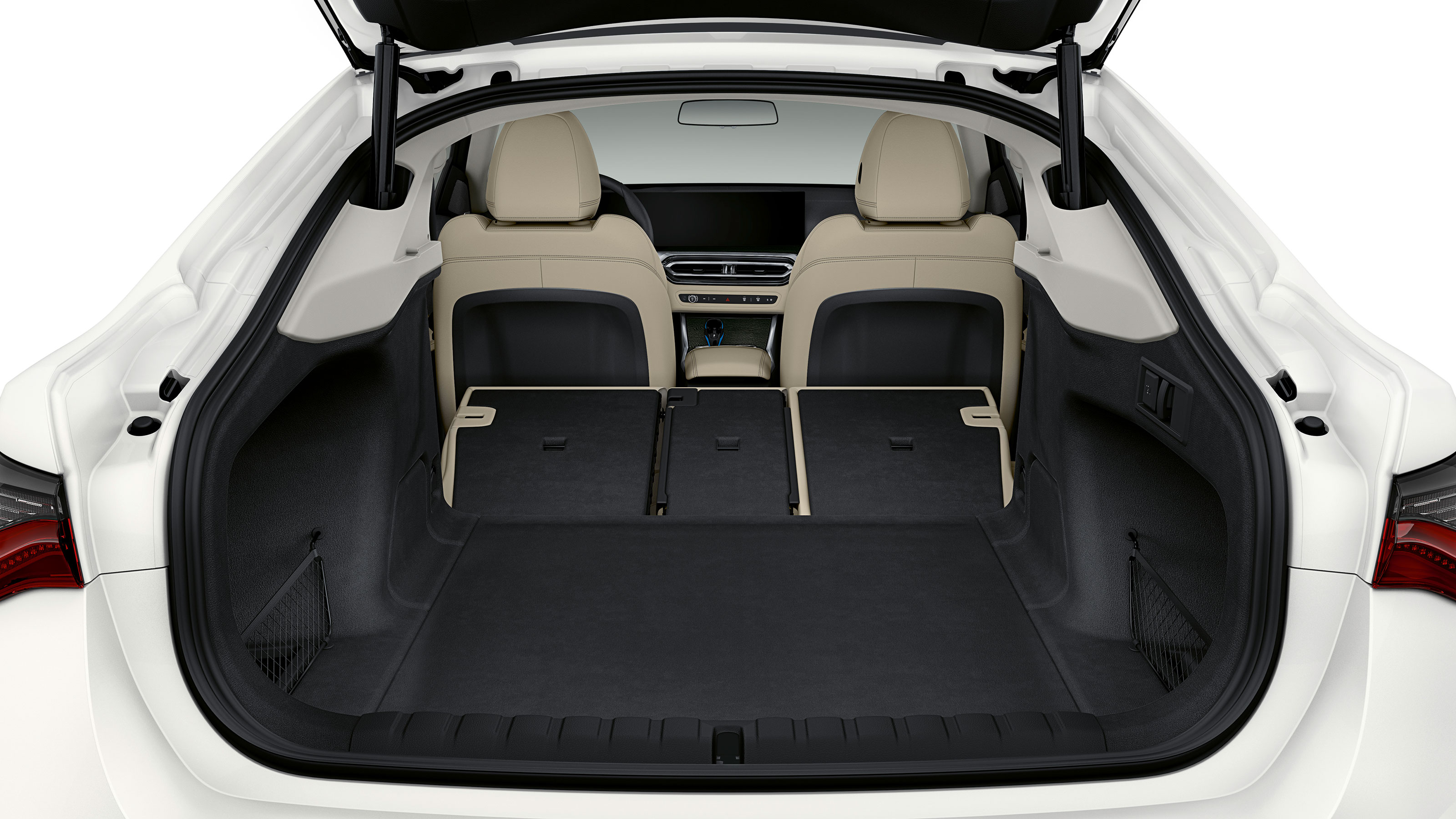 BMW i4 boot space