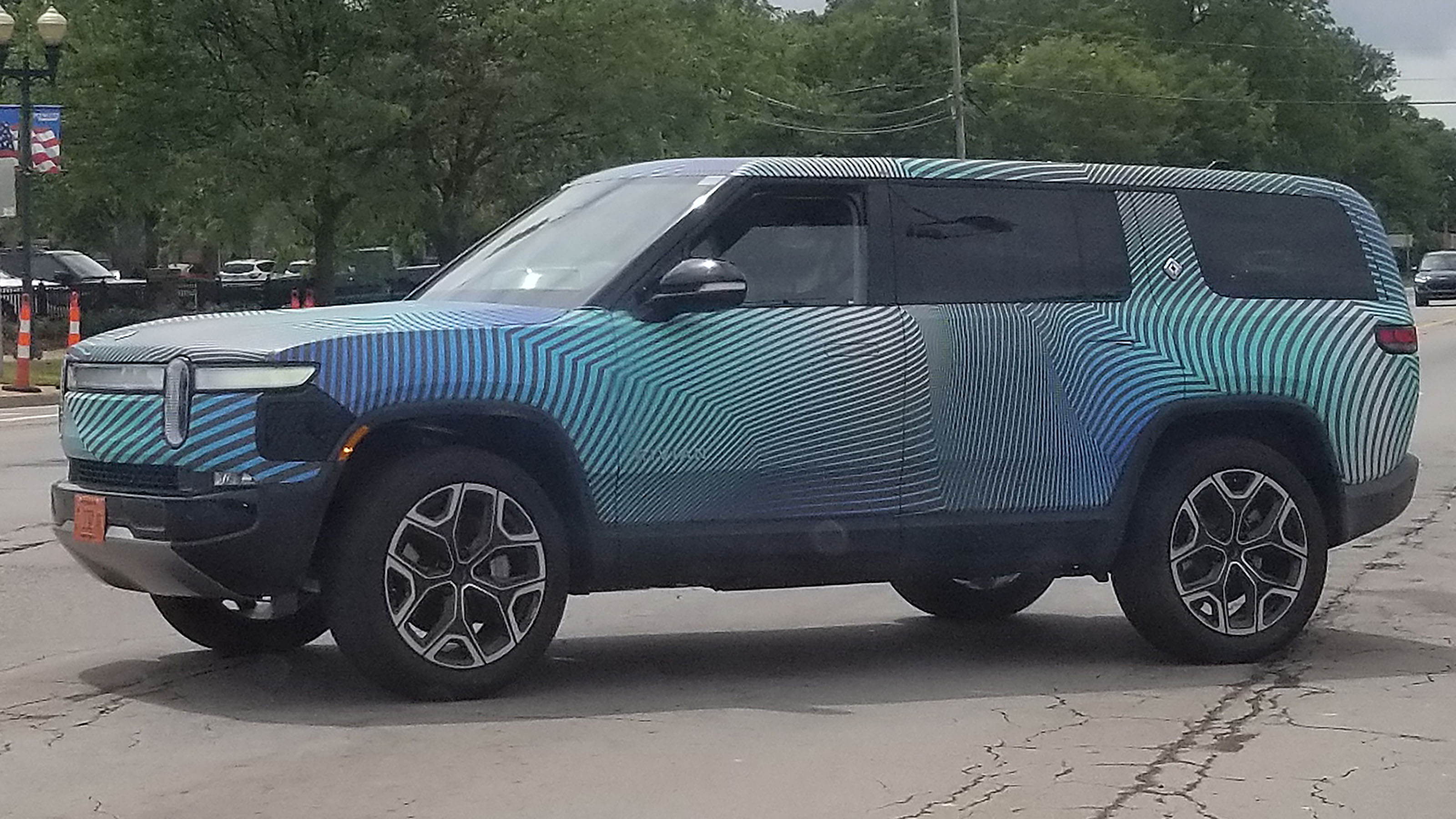 Rivian R1S spy shot