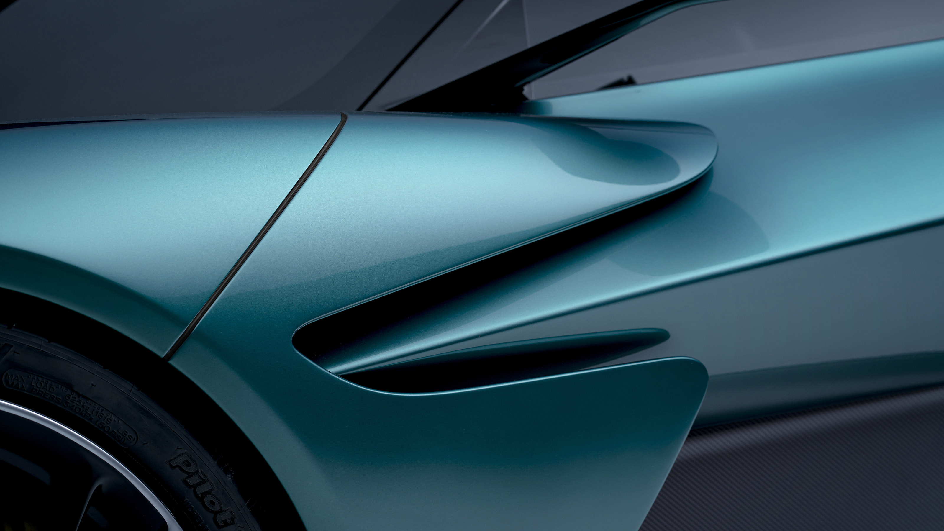 Aston Martin Valhalla