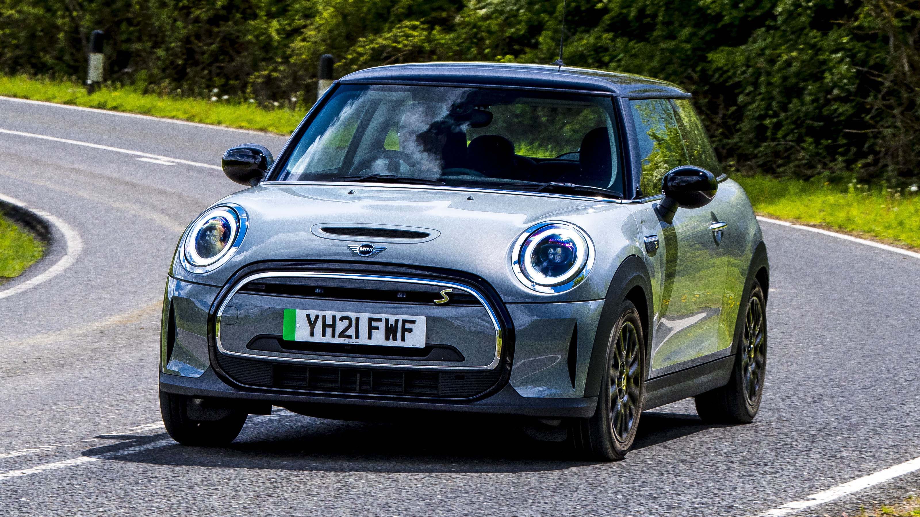 MINI Electric - side dynamic
