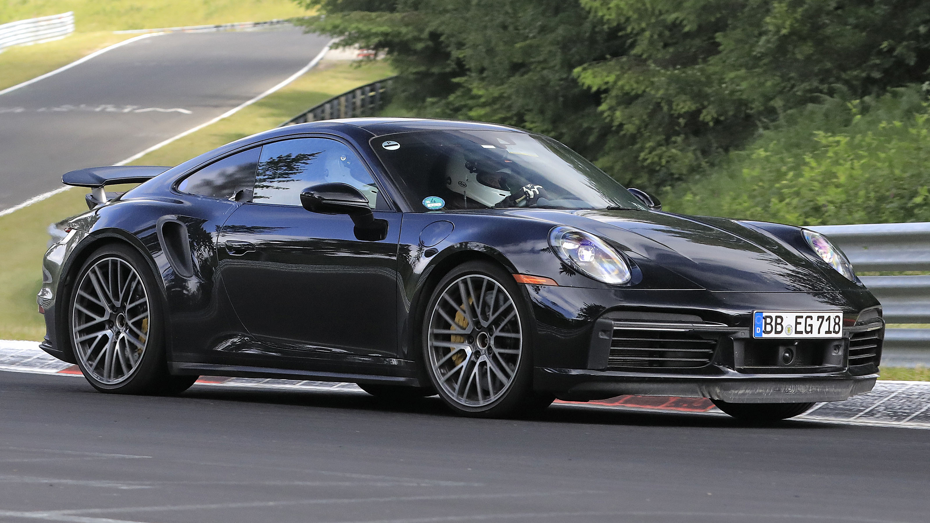 Hybrid Porsche 911 spy shot
