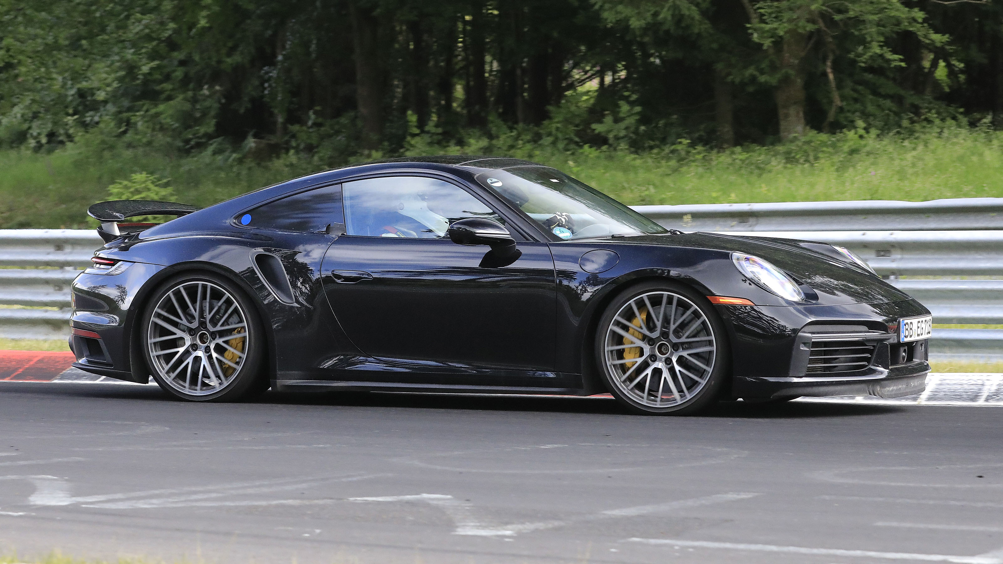 Hybrid Porsche 911 spy shot