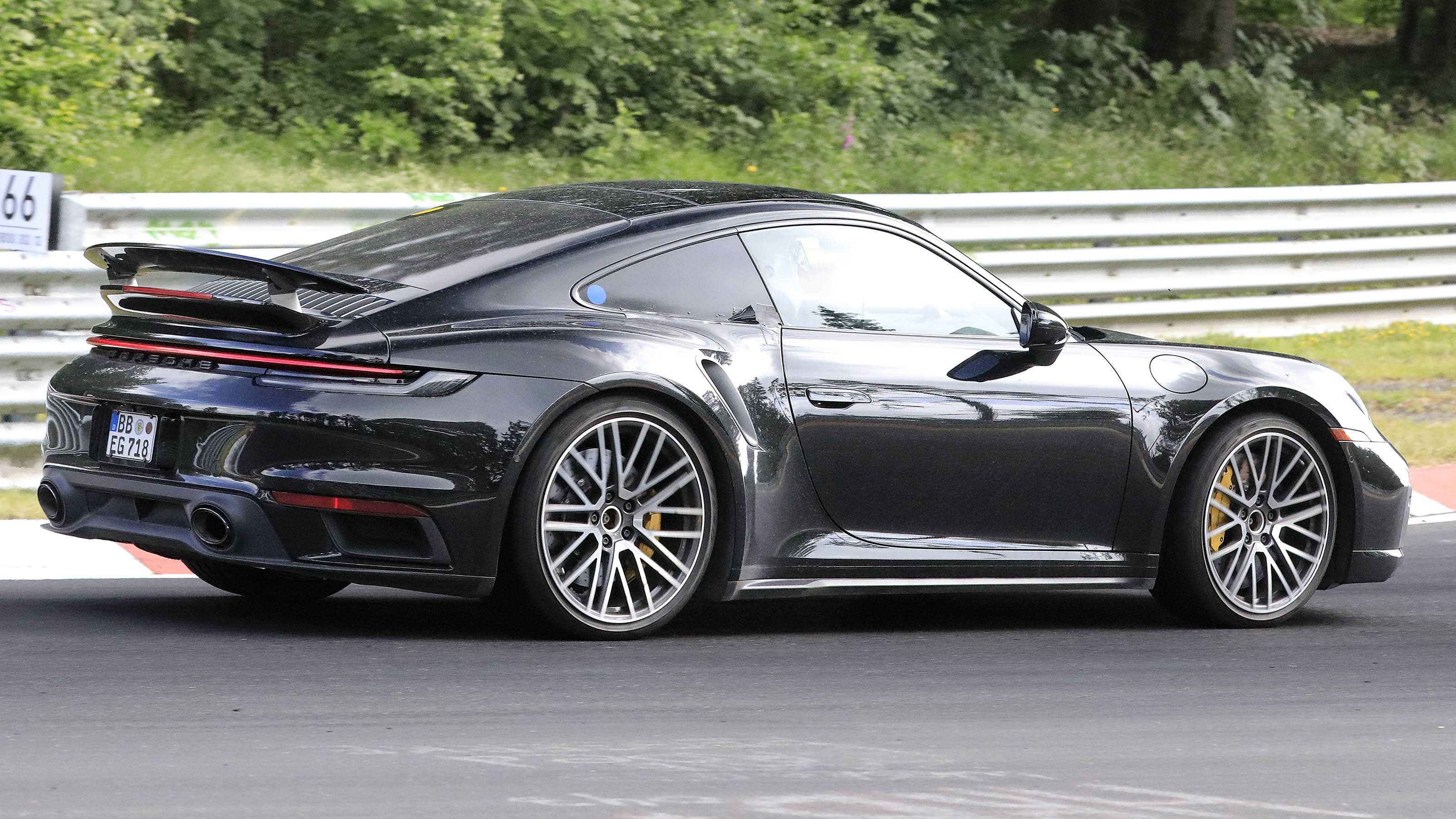 Hybrid Porsche 911 spy shot