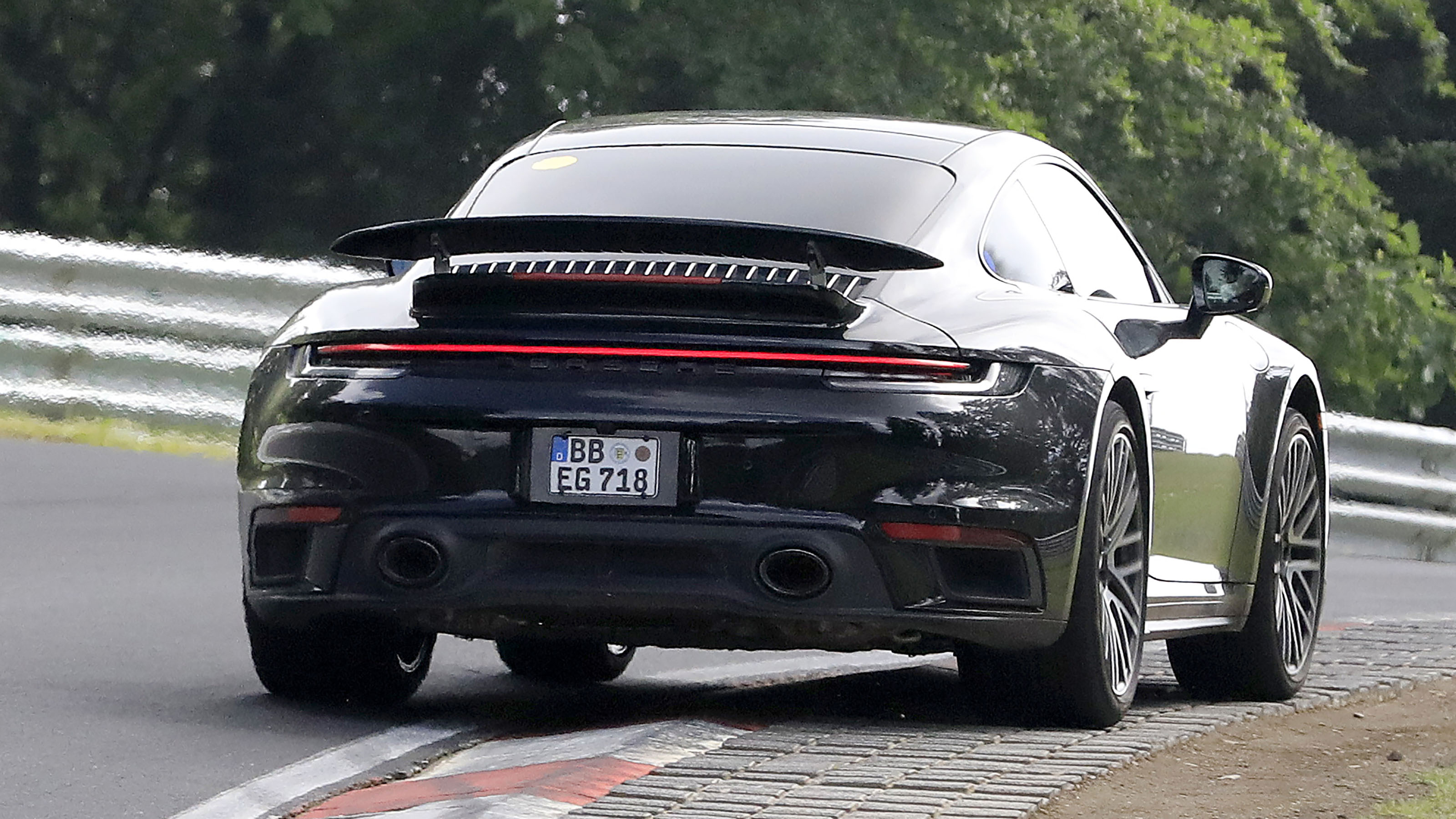 Hybrid Porsche 911 spy shot