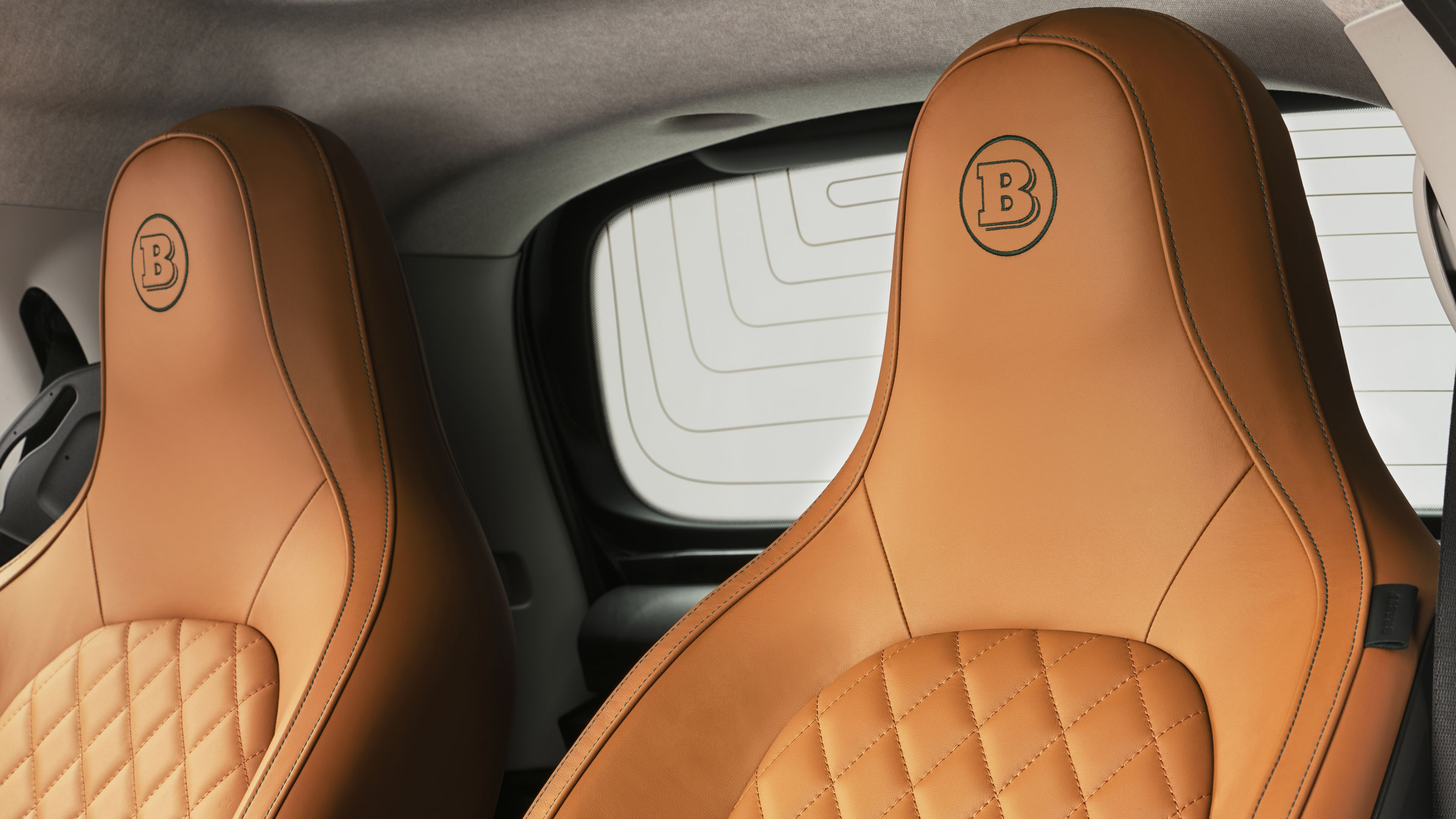 Smart EQ ForTwo Coupe Racing Green Edition interior