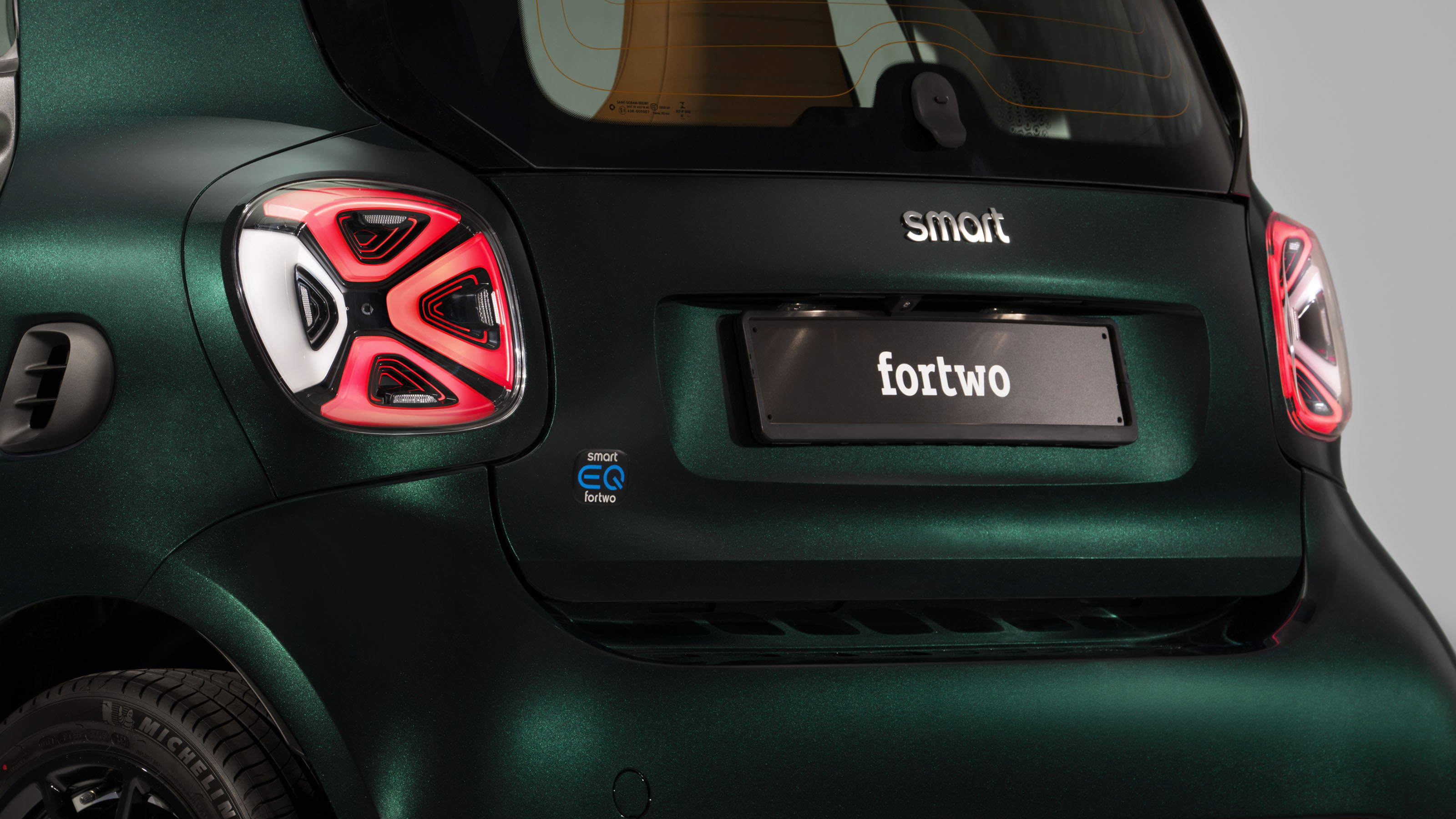 Smart EQ ForTwo Coupe Racing Green Edition