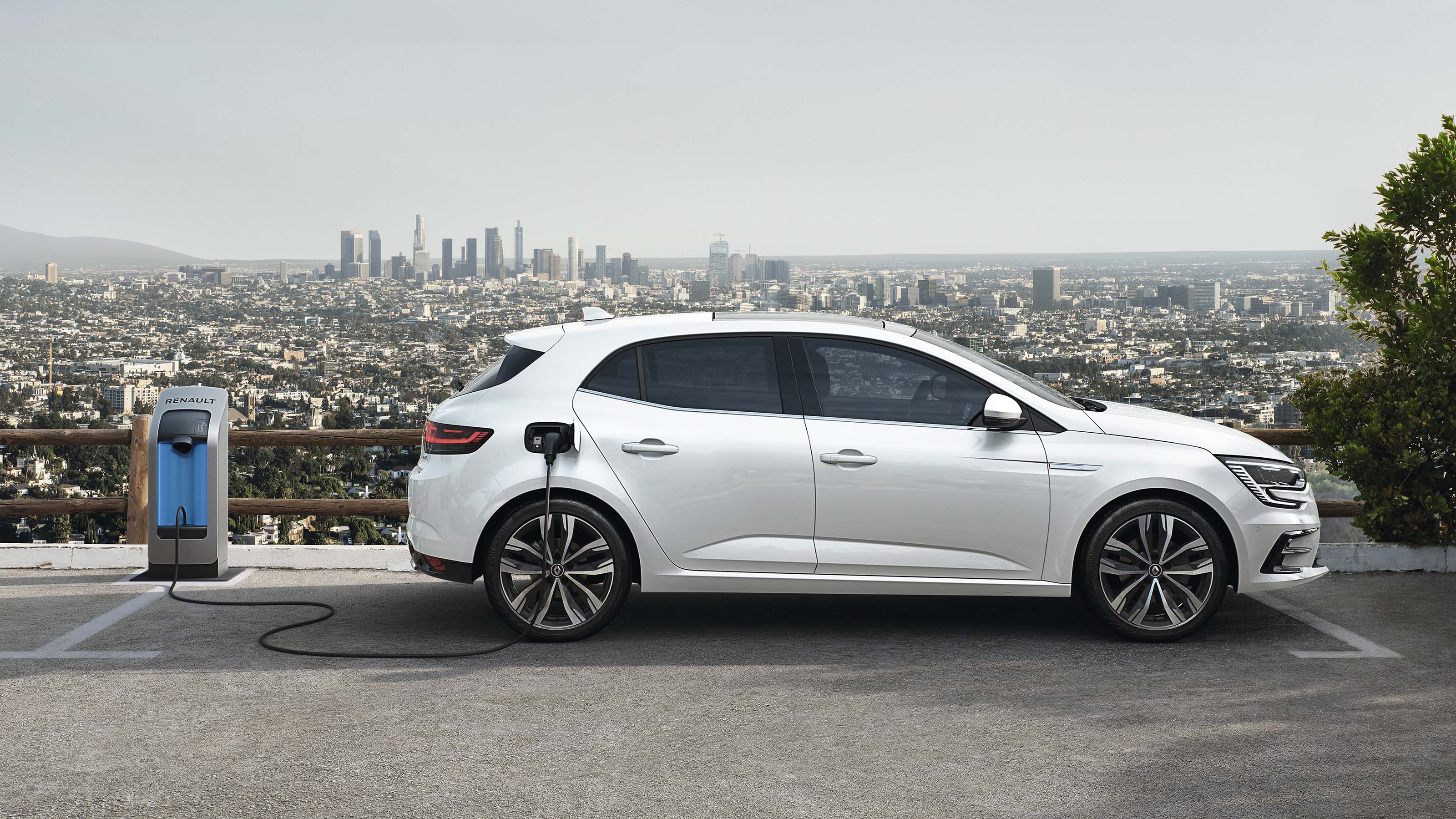Renault Megane E-TECH hybrid