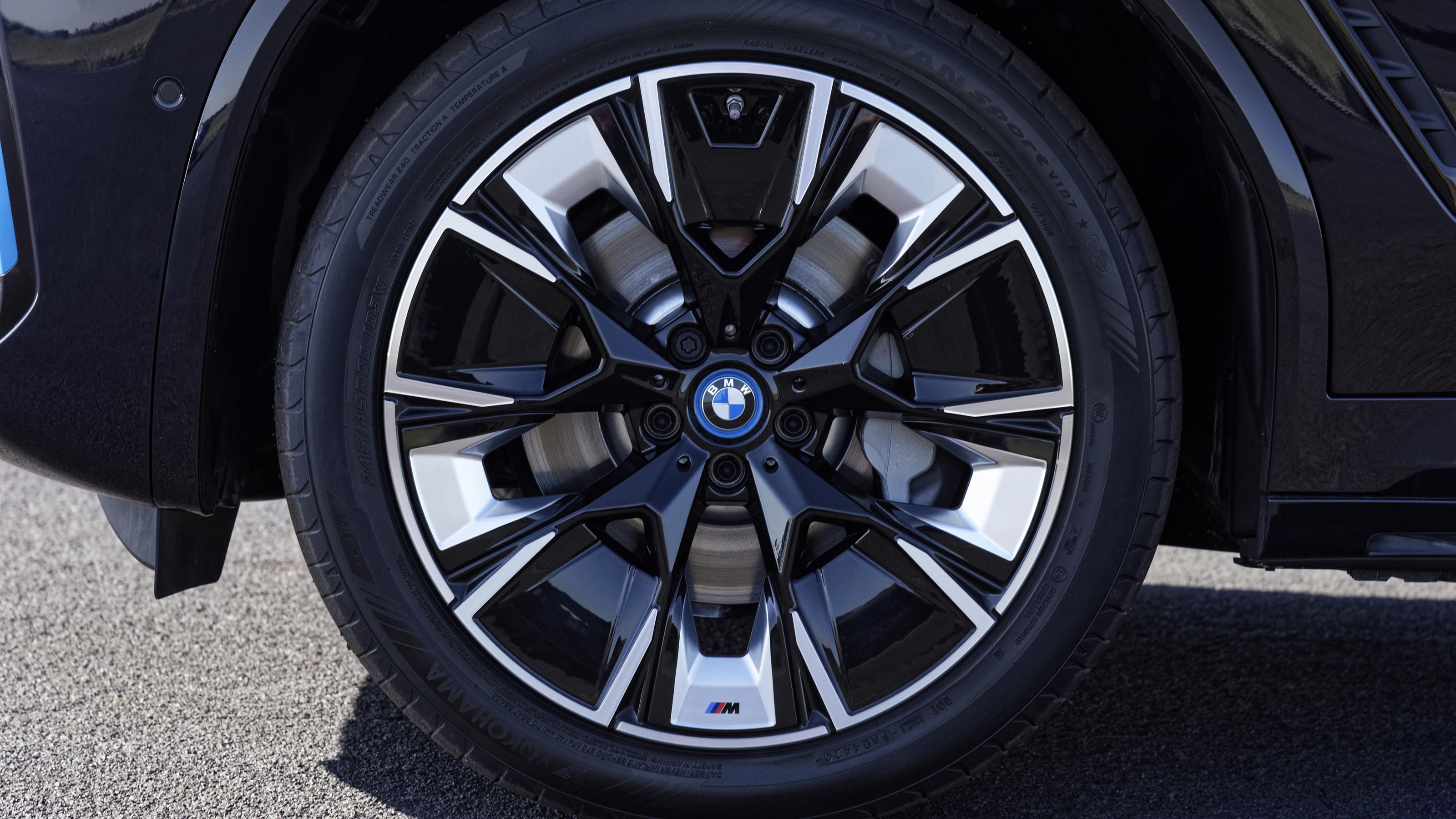 BMW iX3 facelift