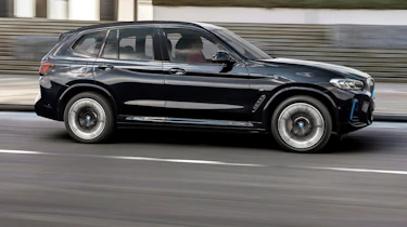 BMW iX3 facelift