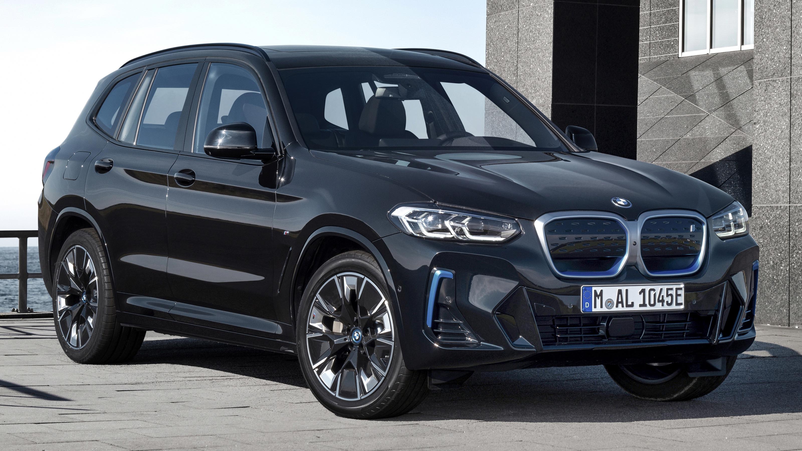 BMW iX3 facelift