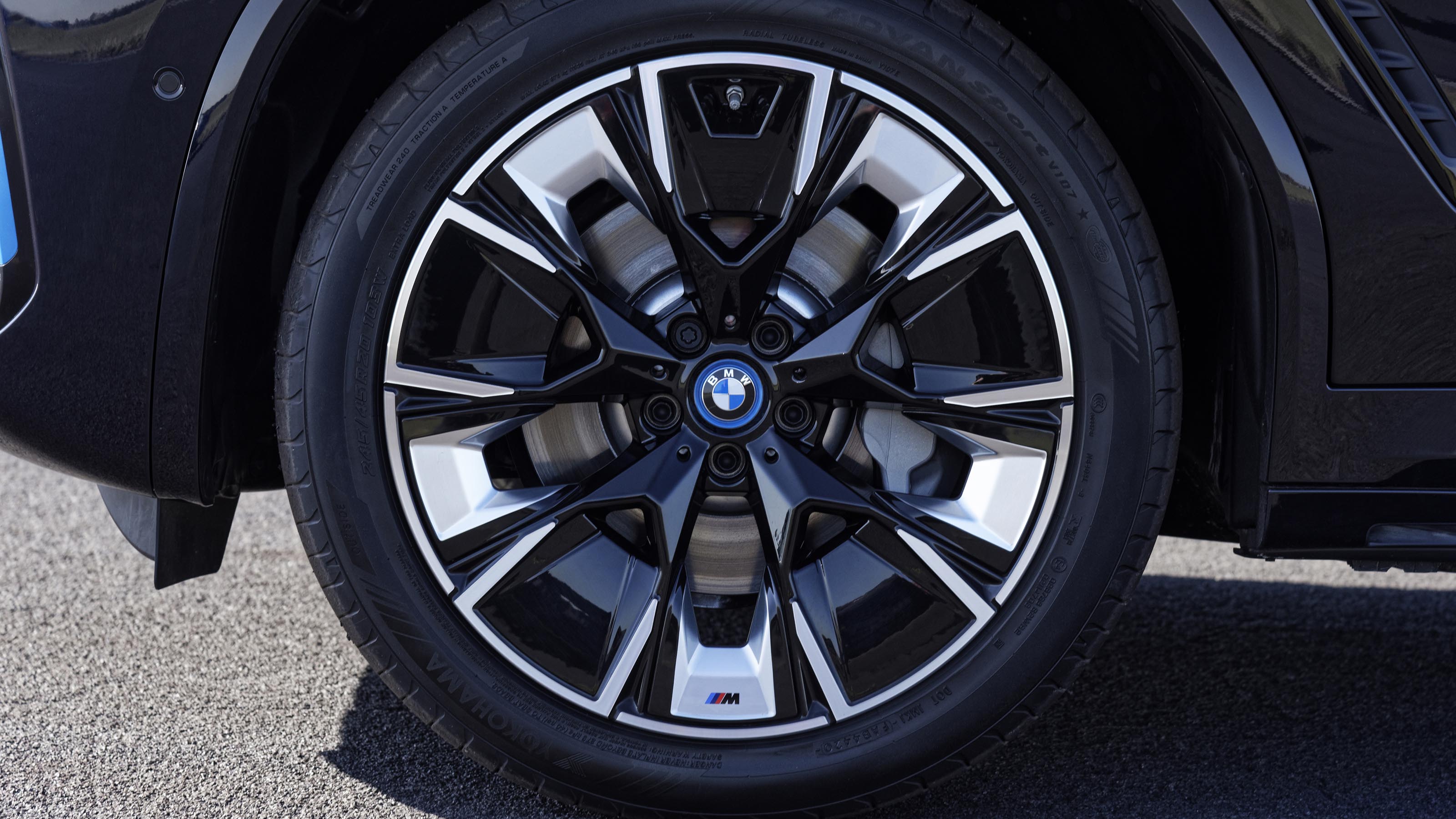 BMW iX3 facelift
