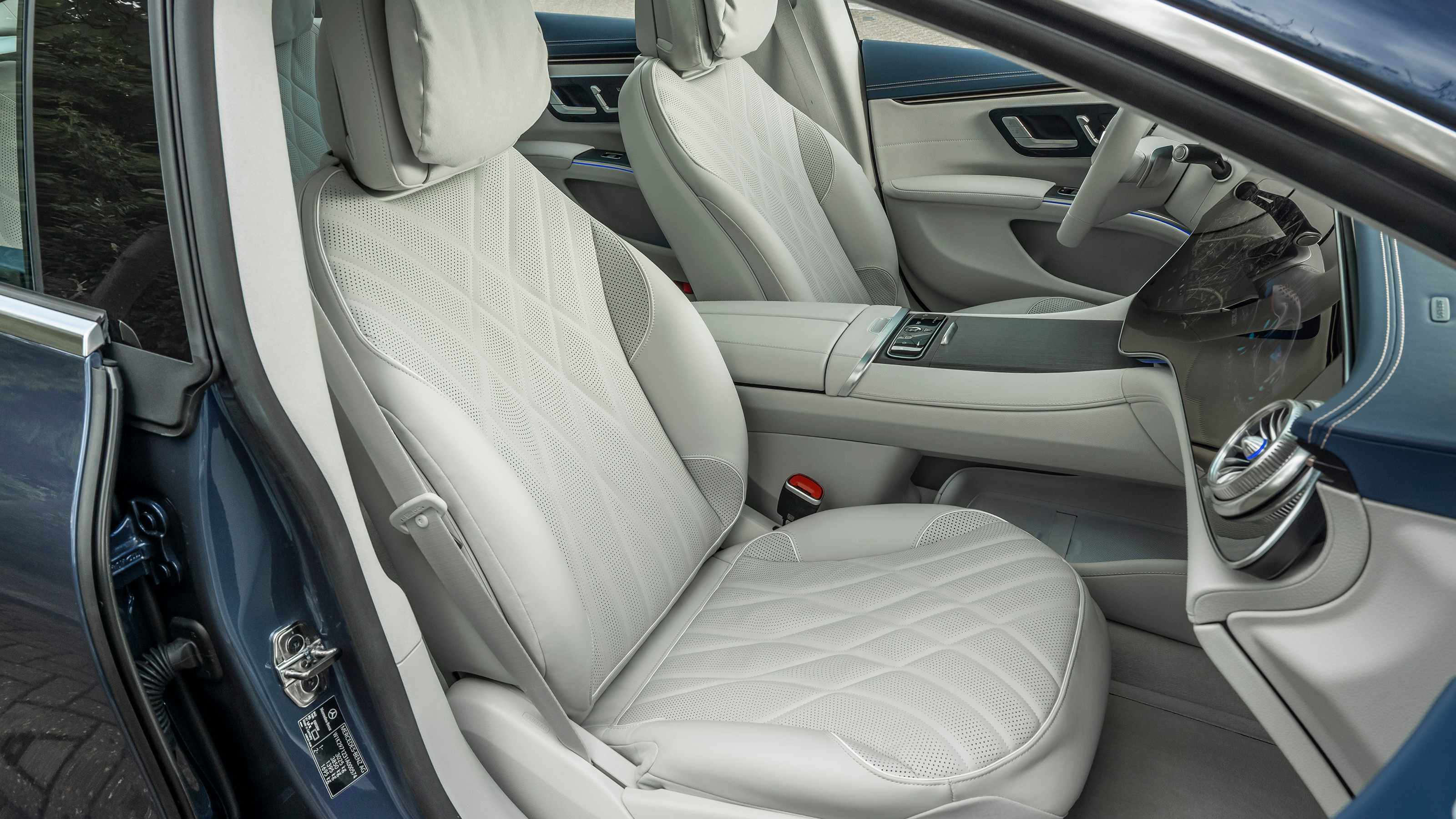 Mercedes EQS
