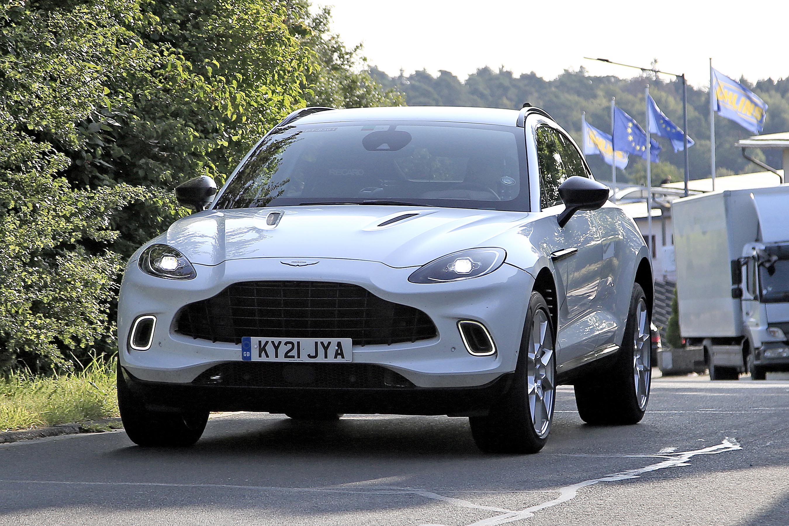 Aston Martin DBX hybrid
